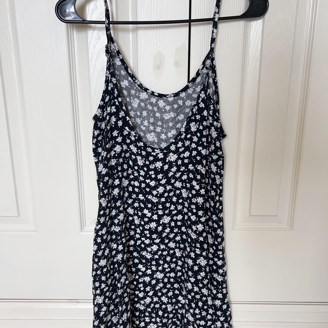 one size brandy melville dress. straps are