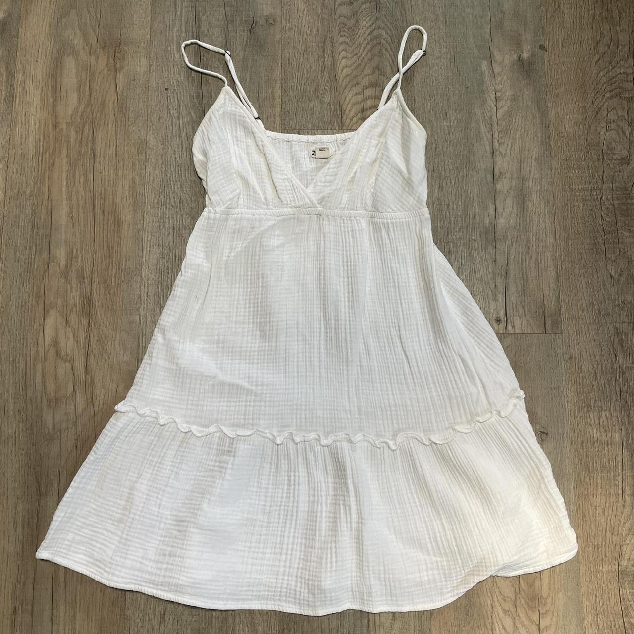 Billabong white mini dress Size S Perfect for Depop