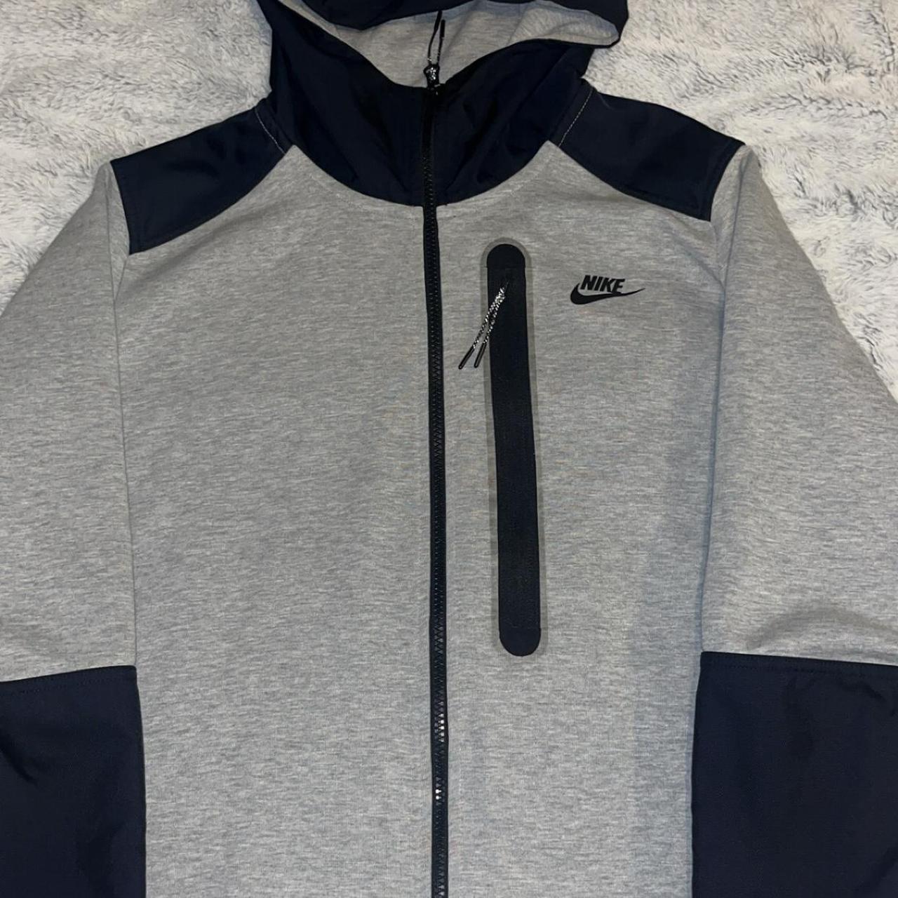 glue nike tech fleece