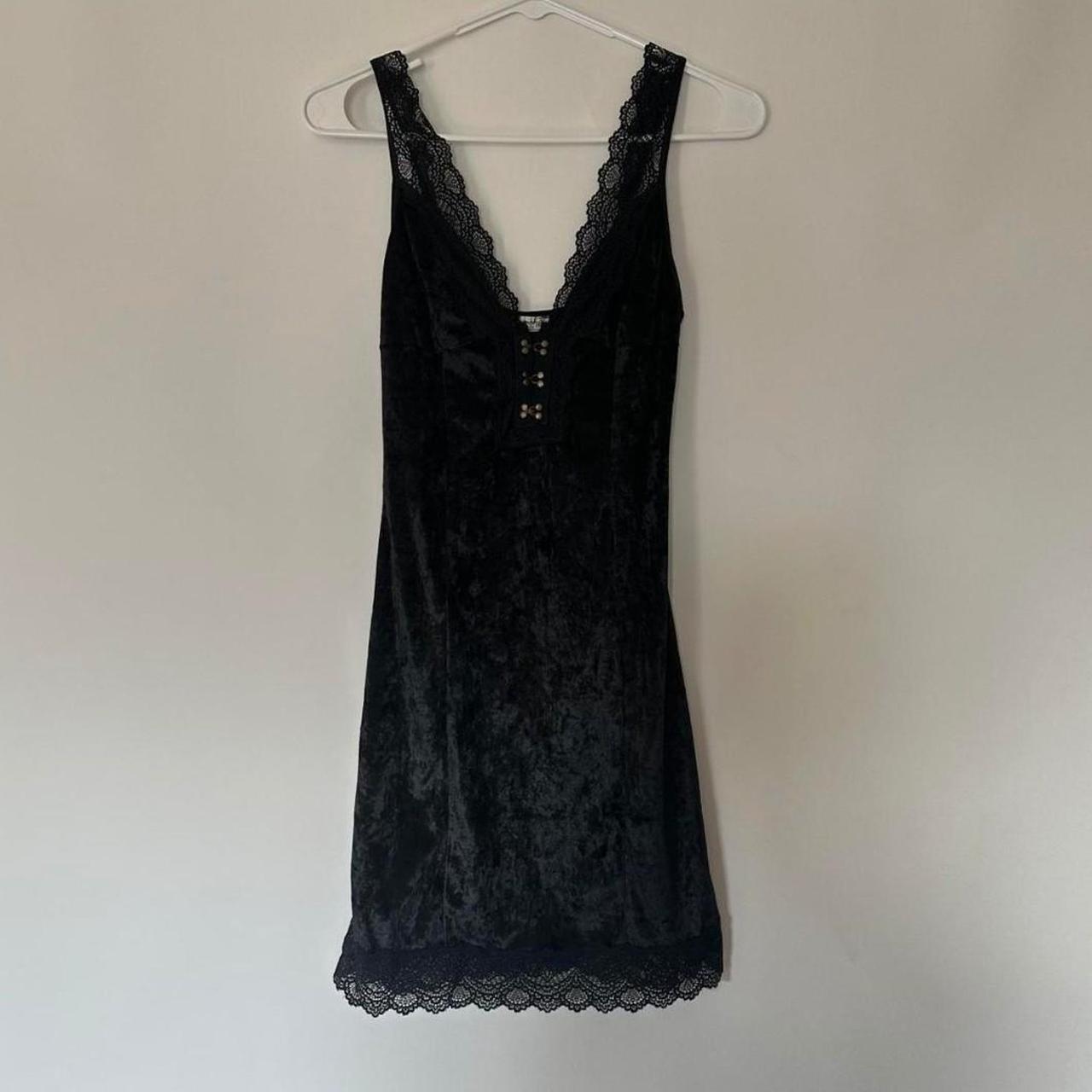 repop of a dress, just doesn't work for me. Size xs - Depop