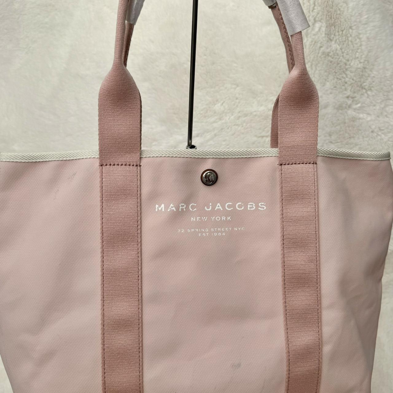 Marc Jacobs hotsell Women's Tote in Light Color