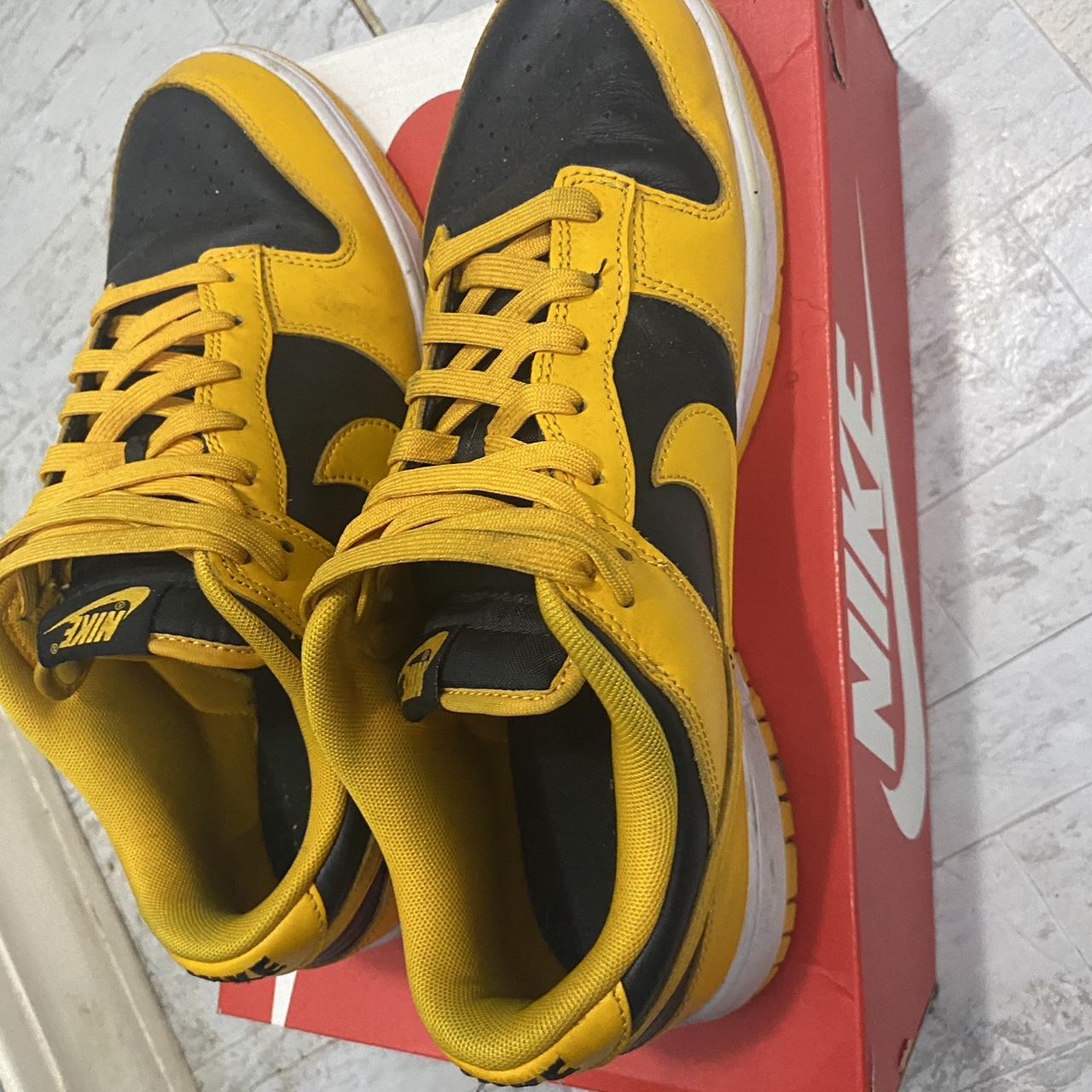 Nike Men's Yellow and Black Trainers | Depop