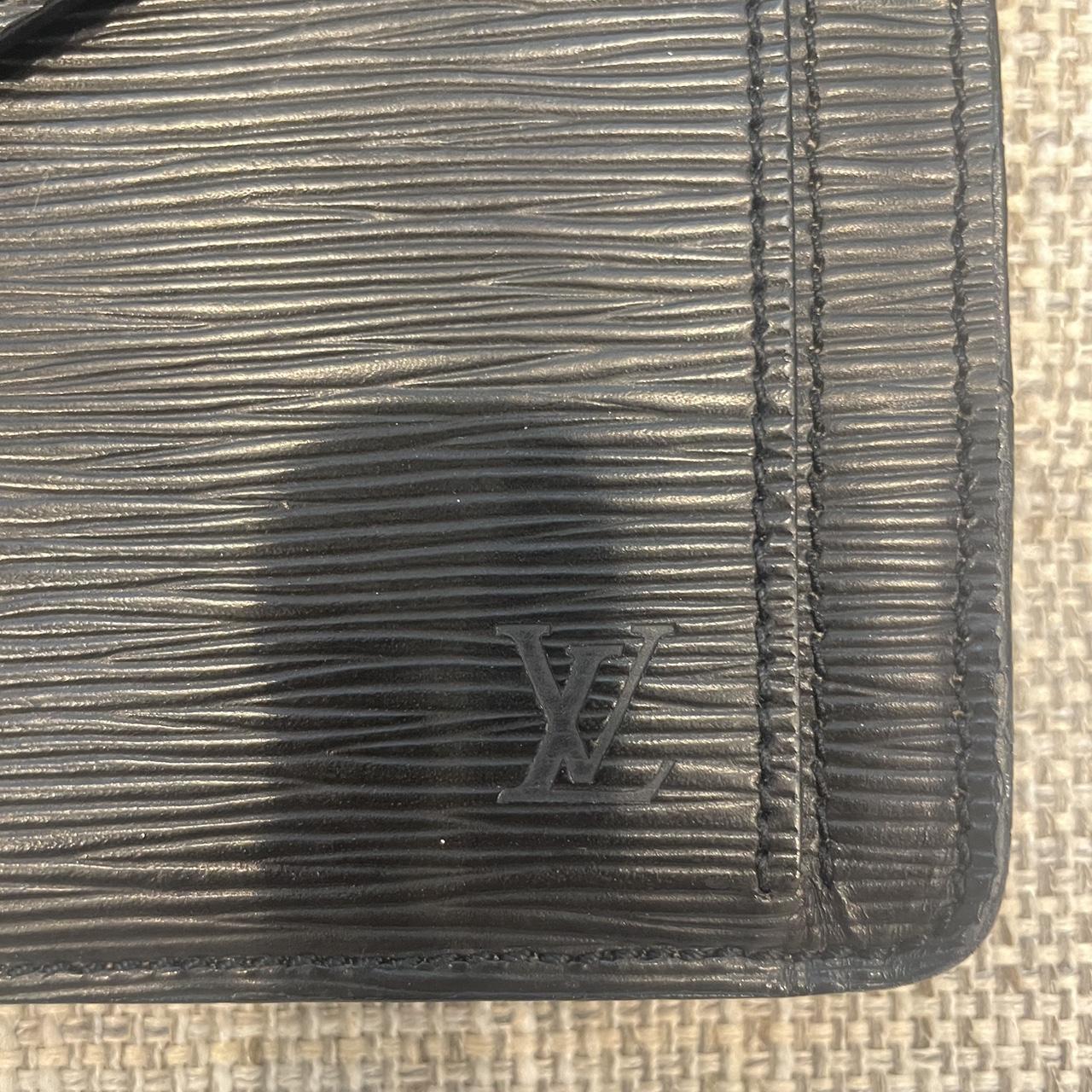 100% authentic Louis Vuitton blooming supple - Depop