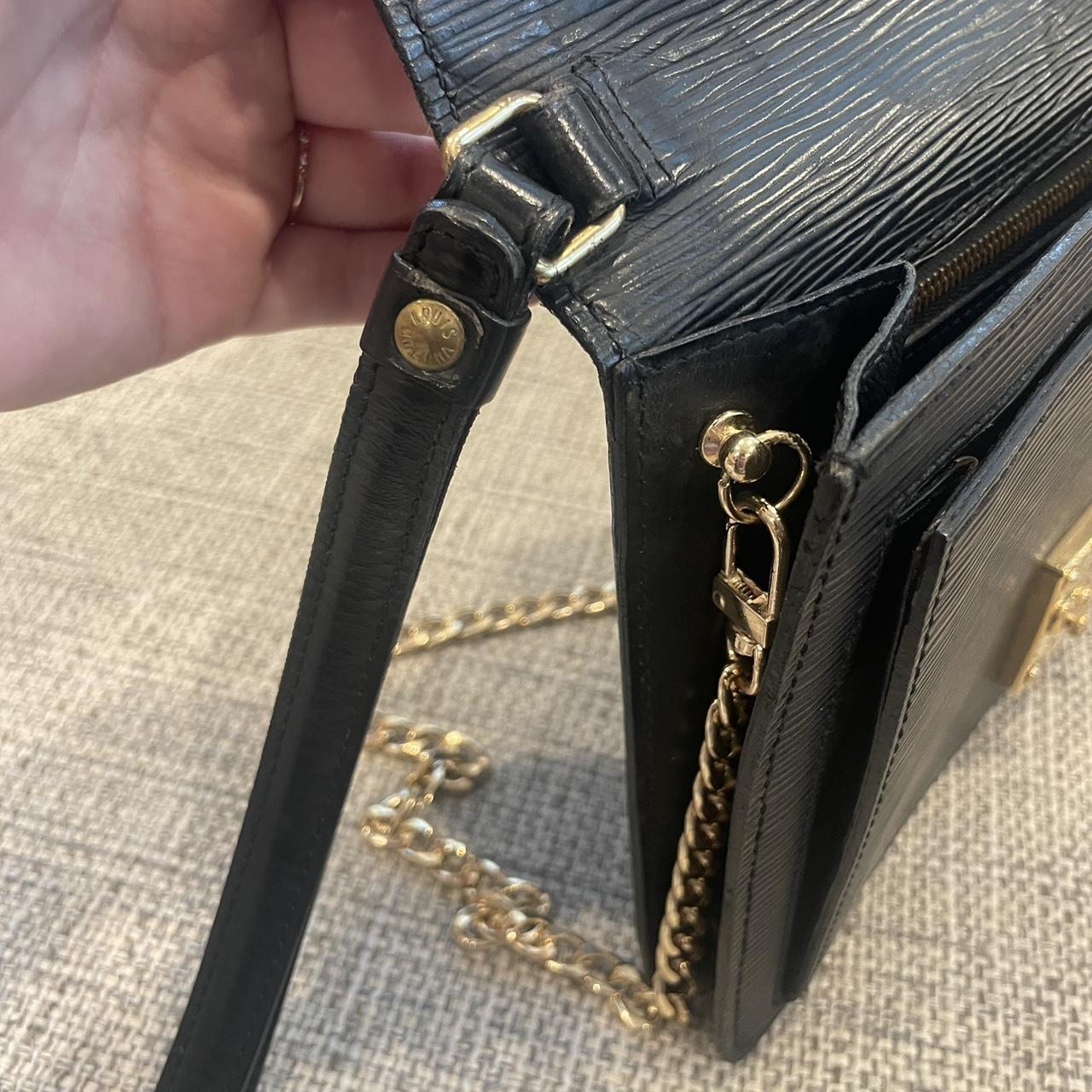 Louis Vuitton purse Authentic Has been used few - Depop