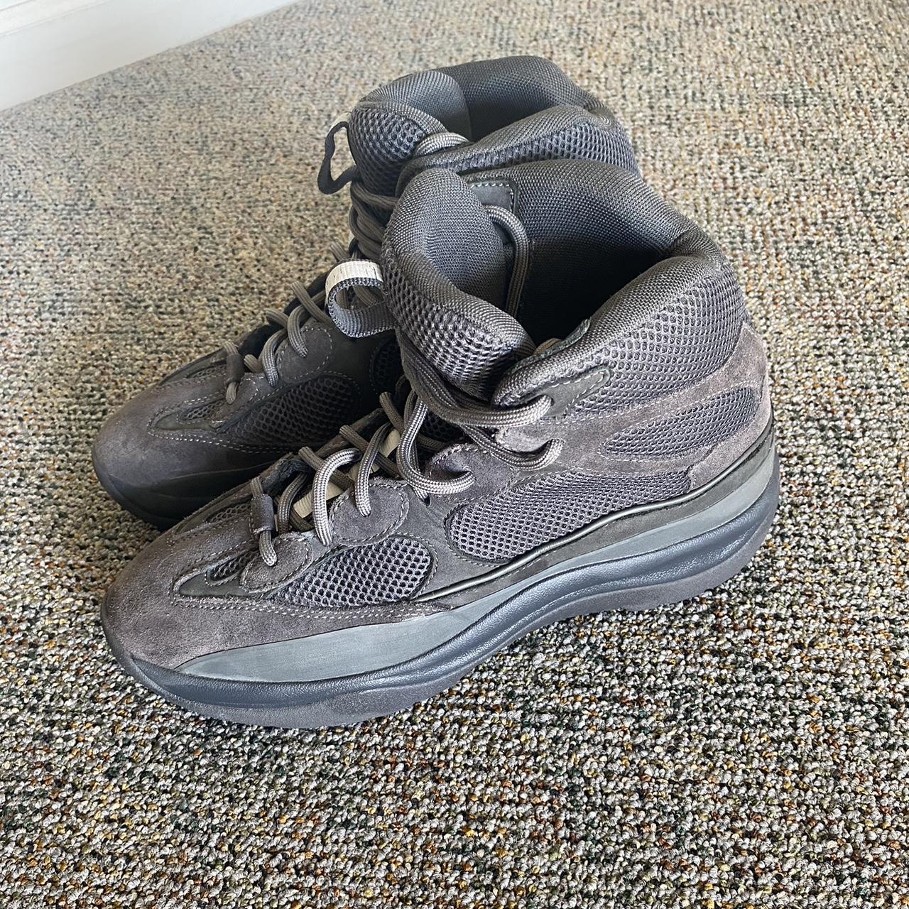 size 6 adidas originals yeezy boots