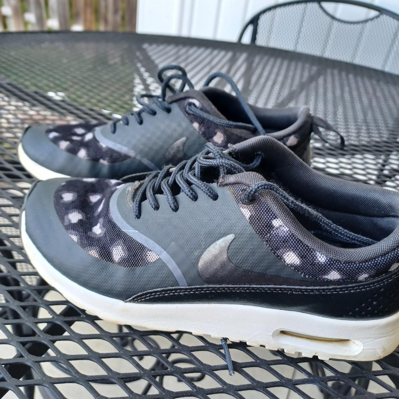 Nike thea print grey hotsell