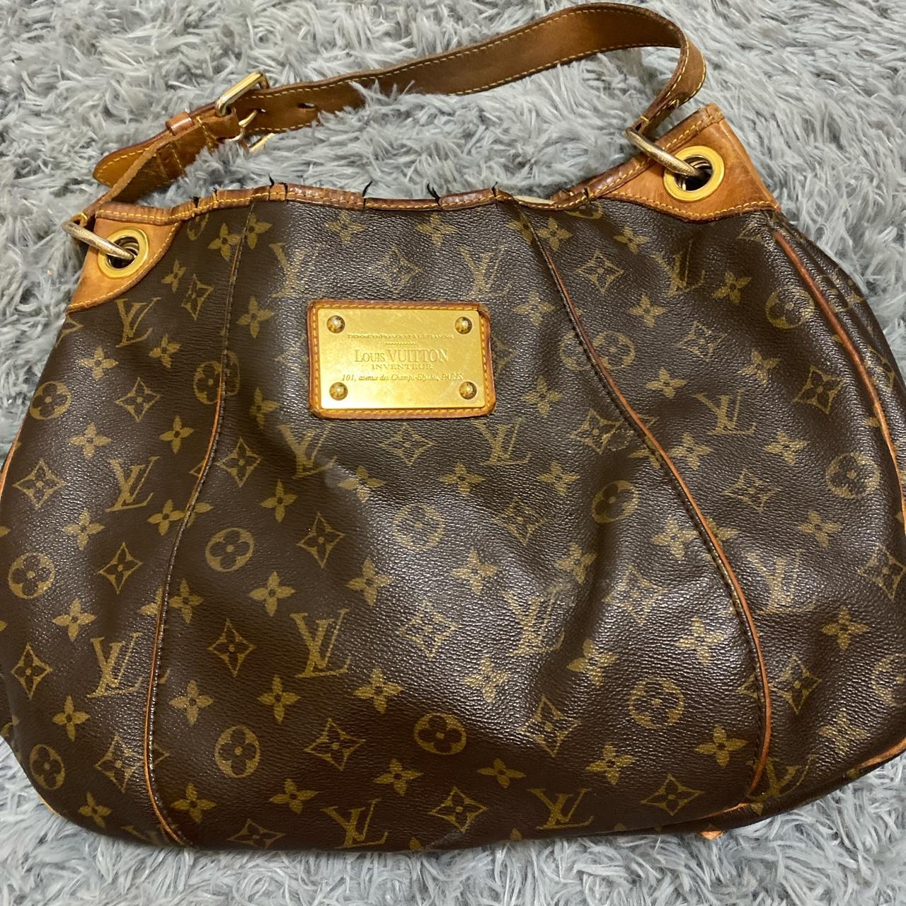 Authentic Louis Vuitton Purse Really old Open to... - Depop