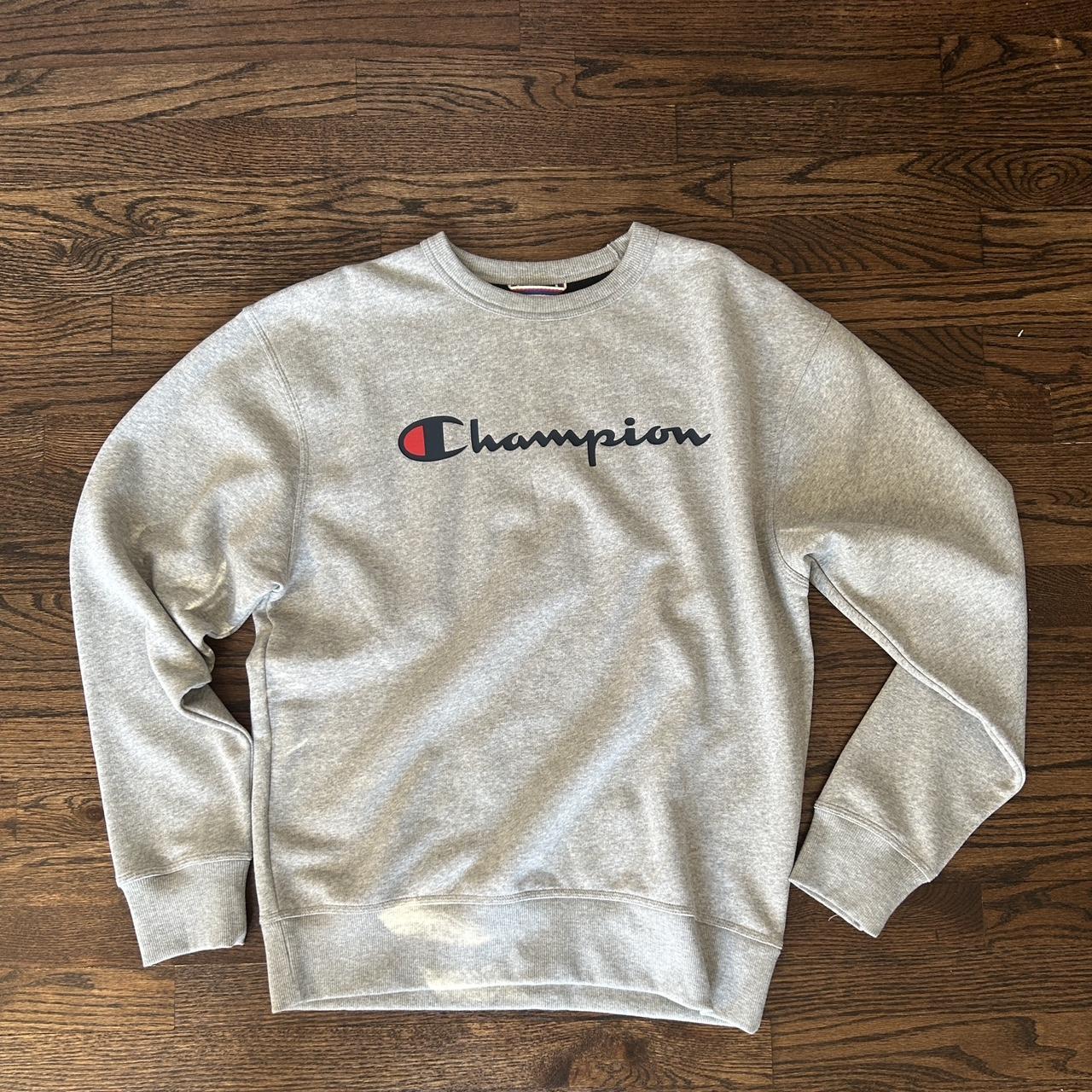 Champion Sweatshirt Size Medium Color Grey