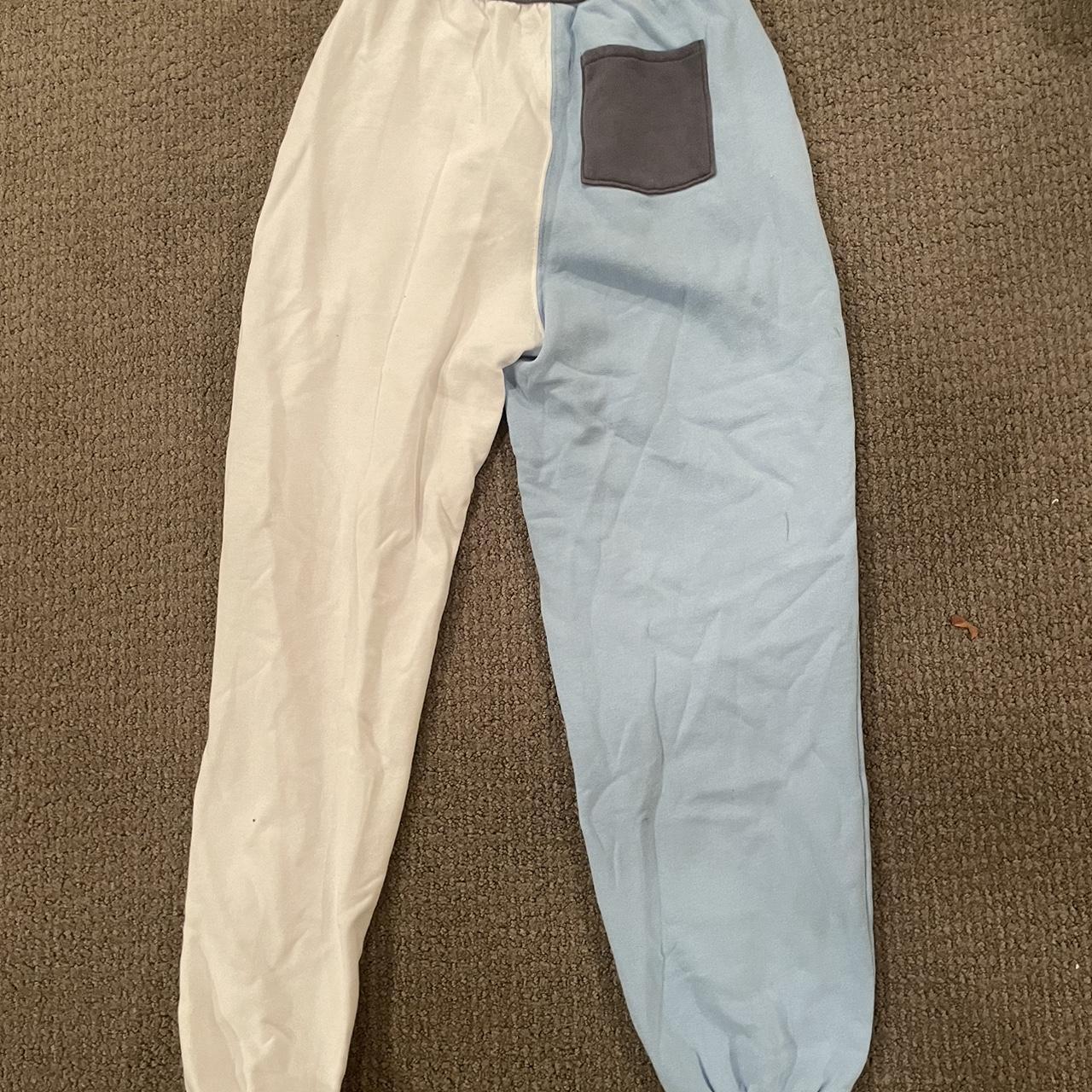 Hollister sweatpants size XXS. These have never been - Depop