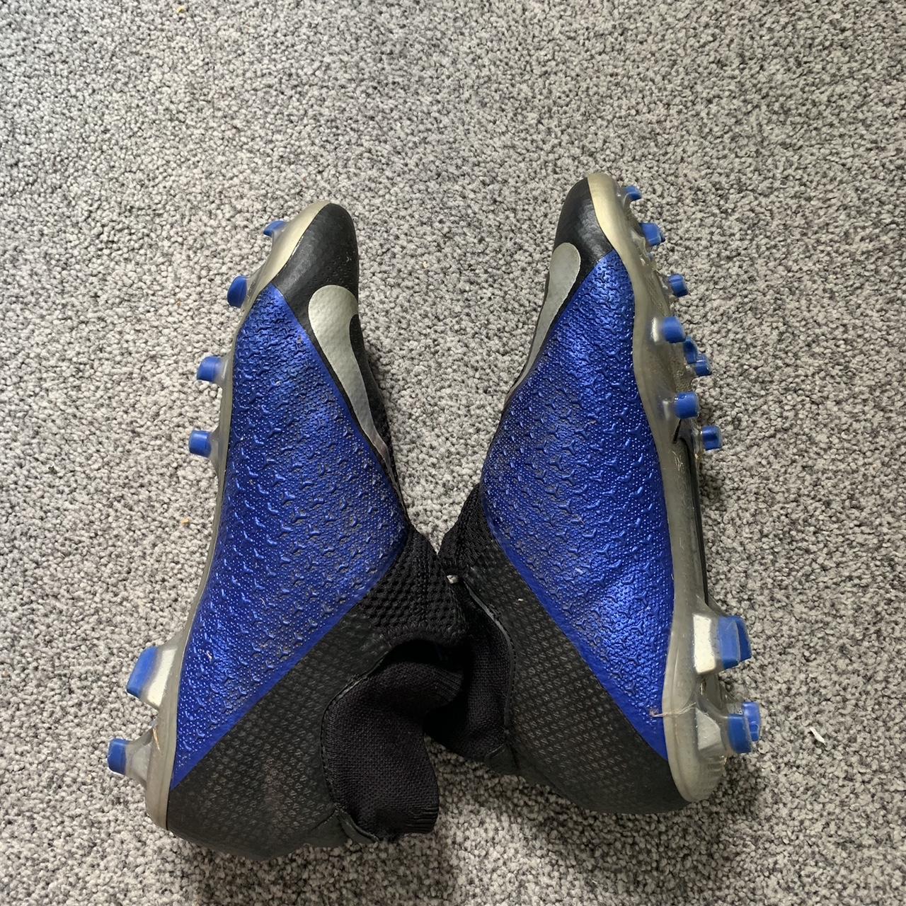nike football boots laceless