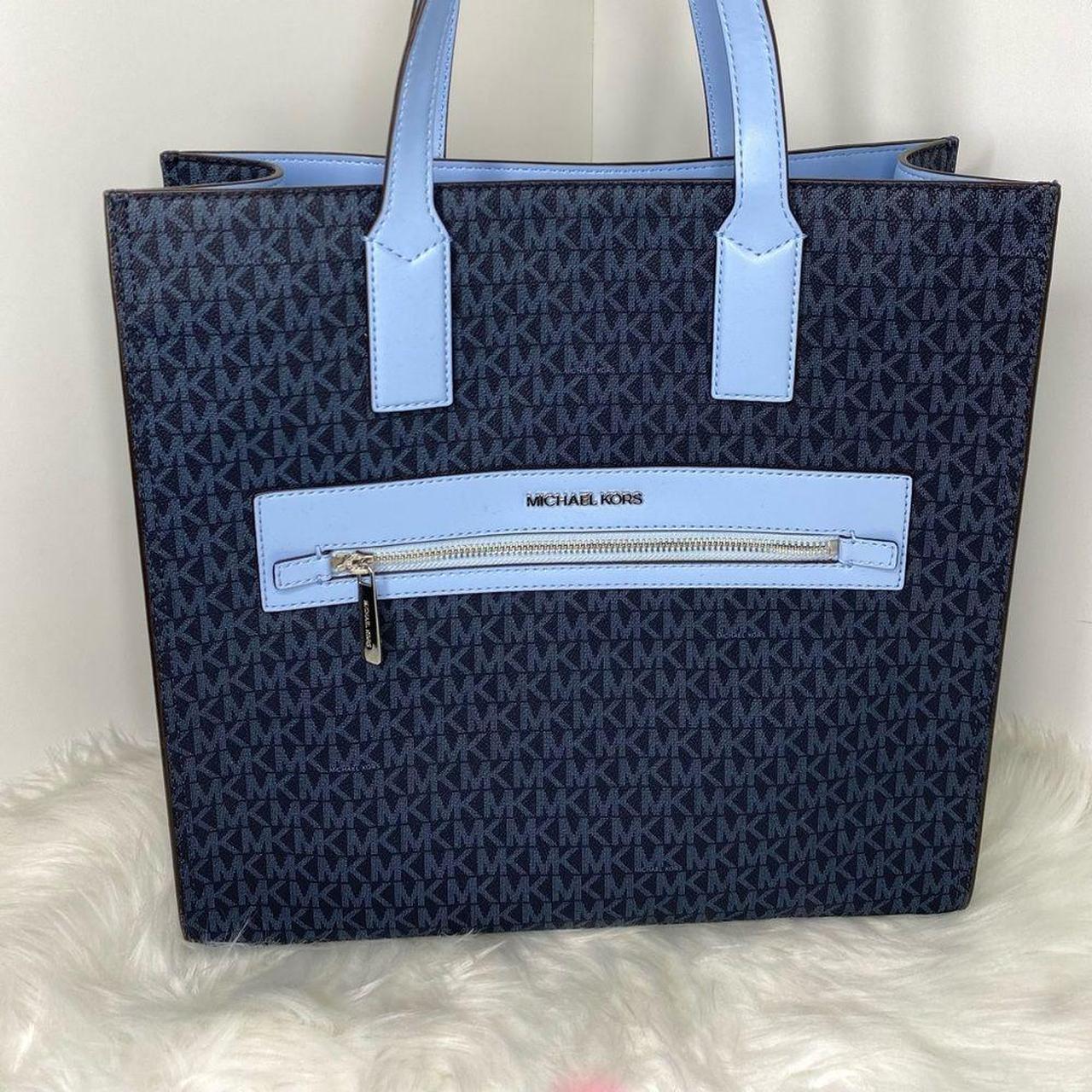 Michael Kors Kenly Tote And Wallet for Sale in Townsend, MA