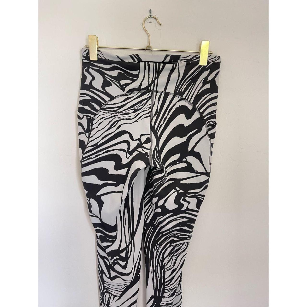 Lululemon black/grey/white patterned leggings with - Depop