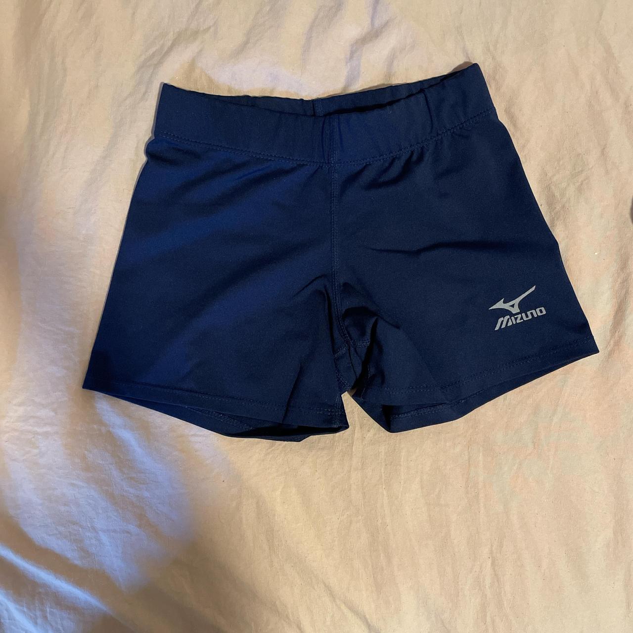 Mizuno women’s volleyball shorts xs Perfect condition - Depop