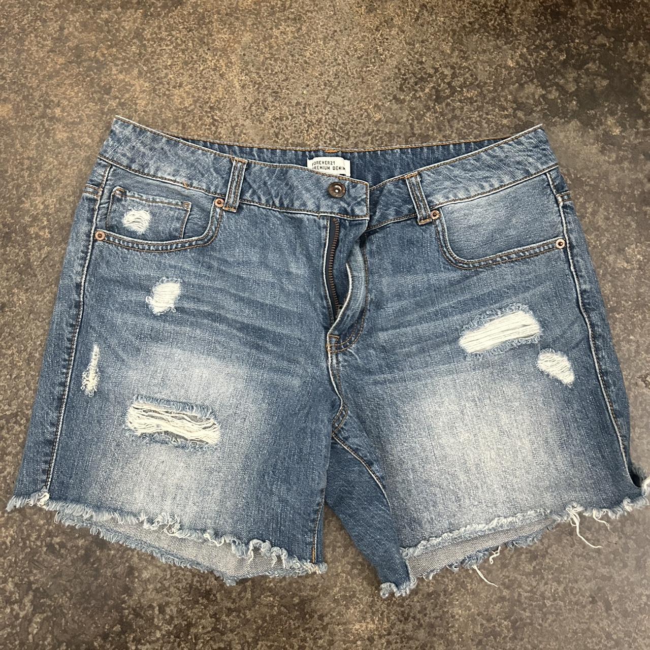 Forever 21 2024 shorts size 31