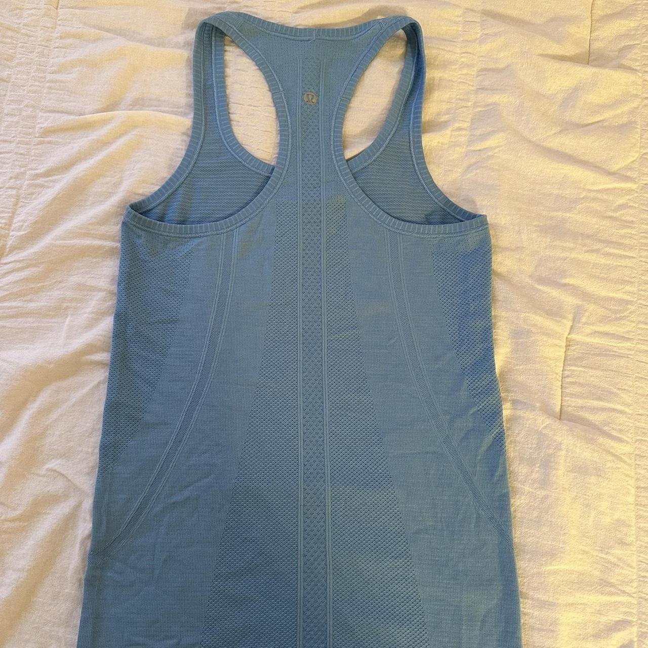 Lululemon Women's Blue Vest (2)