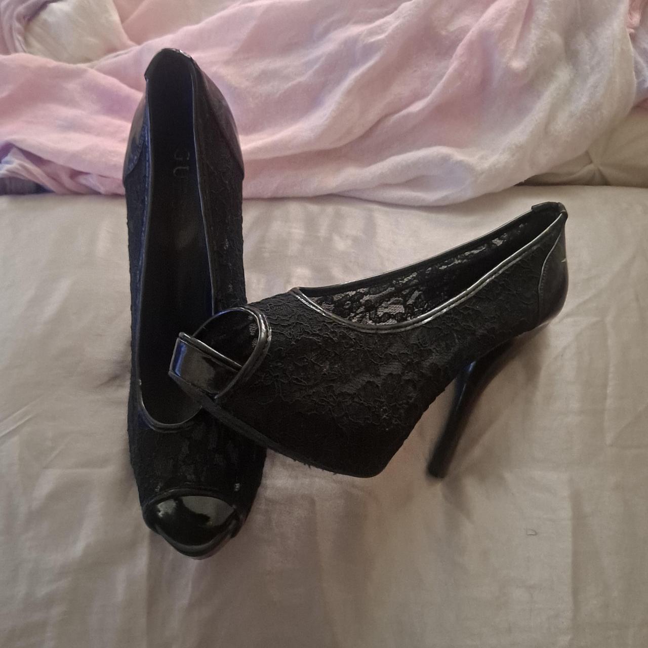 Guess lace hot sale heels