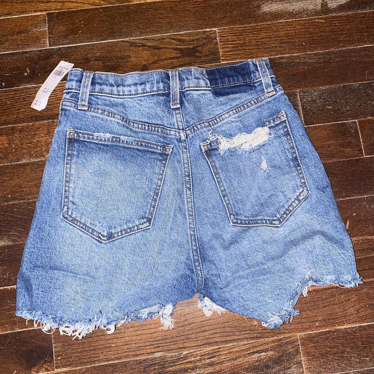 Abercrombie & Fitch Short 24” Brand new - Depop
