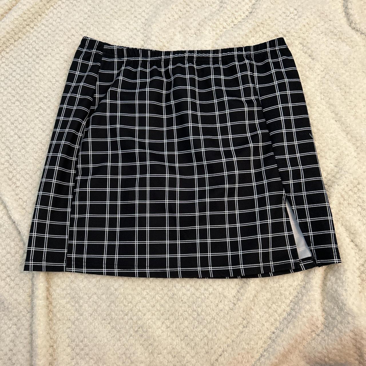 Black and white large plaid skirt best sale