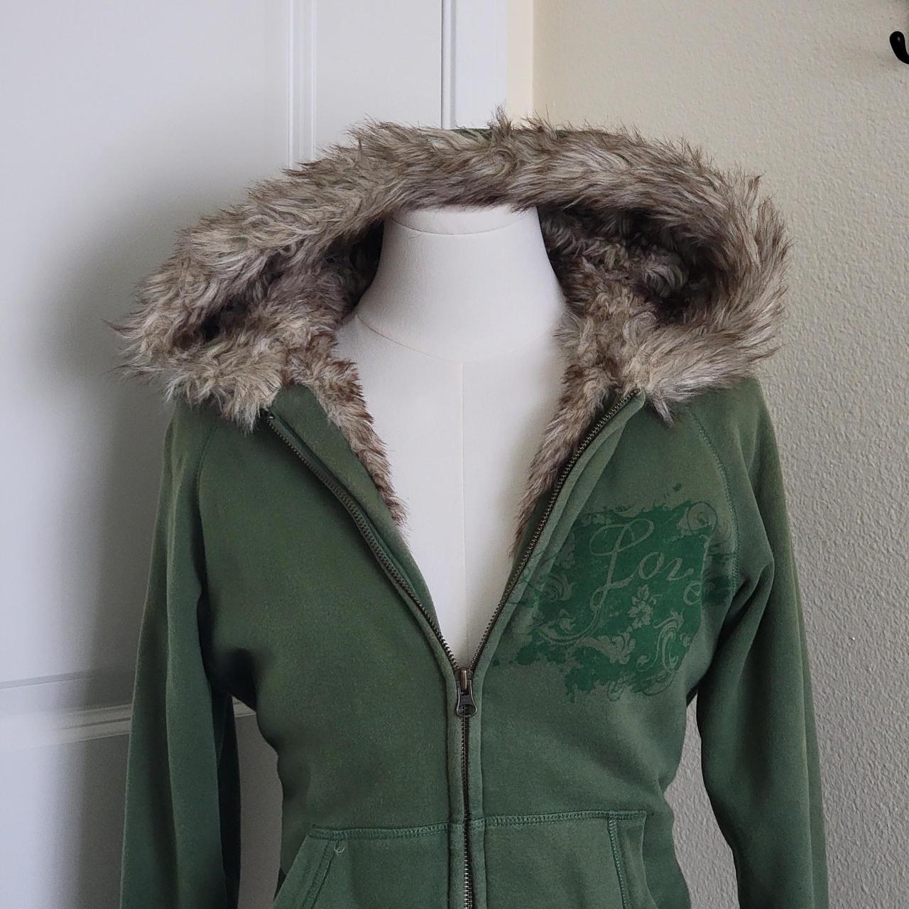 Y2k fur-jacket - Depop