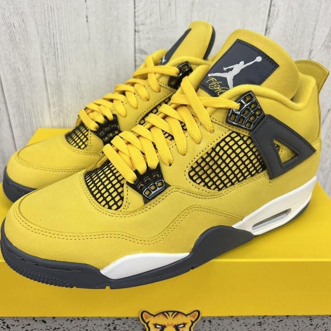 Jordan Women's Black and Yellow Trainers | Depop