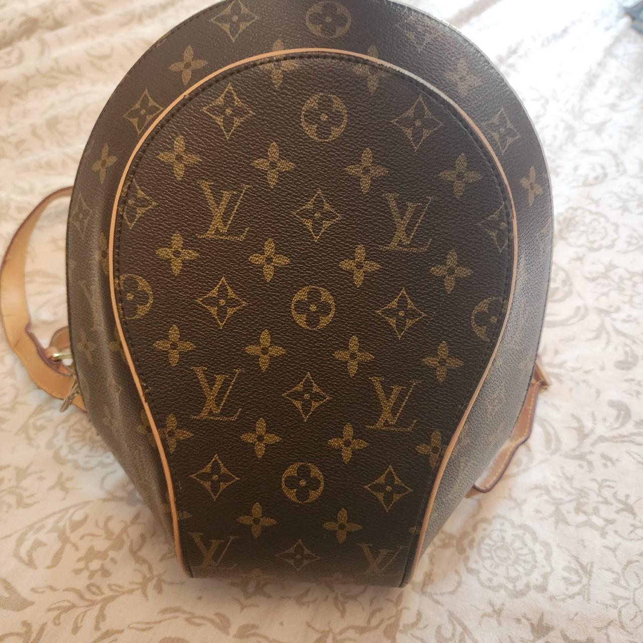 Louis Vuitton Avenue Sling Bag - Depop