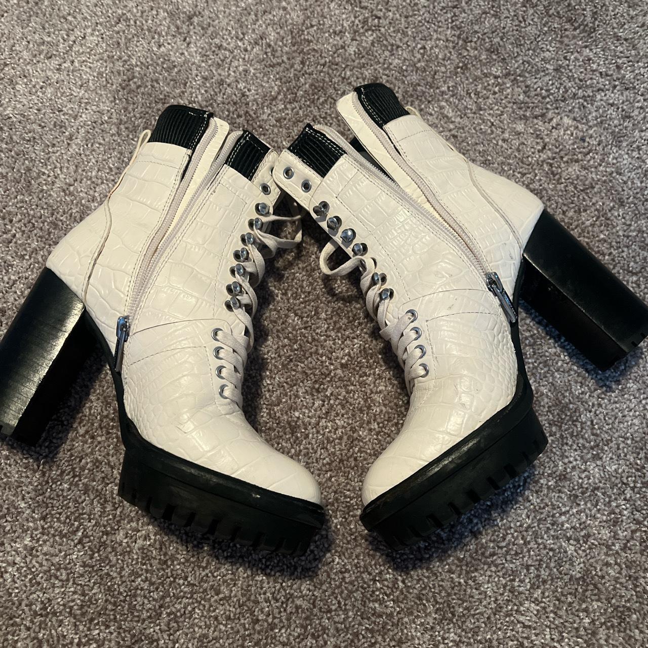 Vince camuto clearance white booties