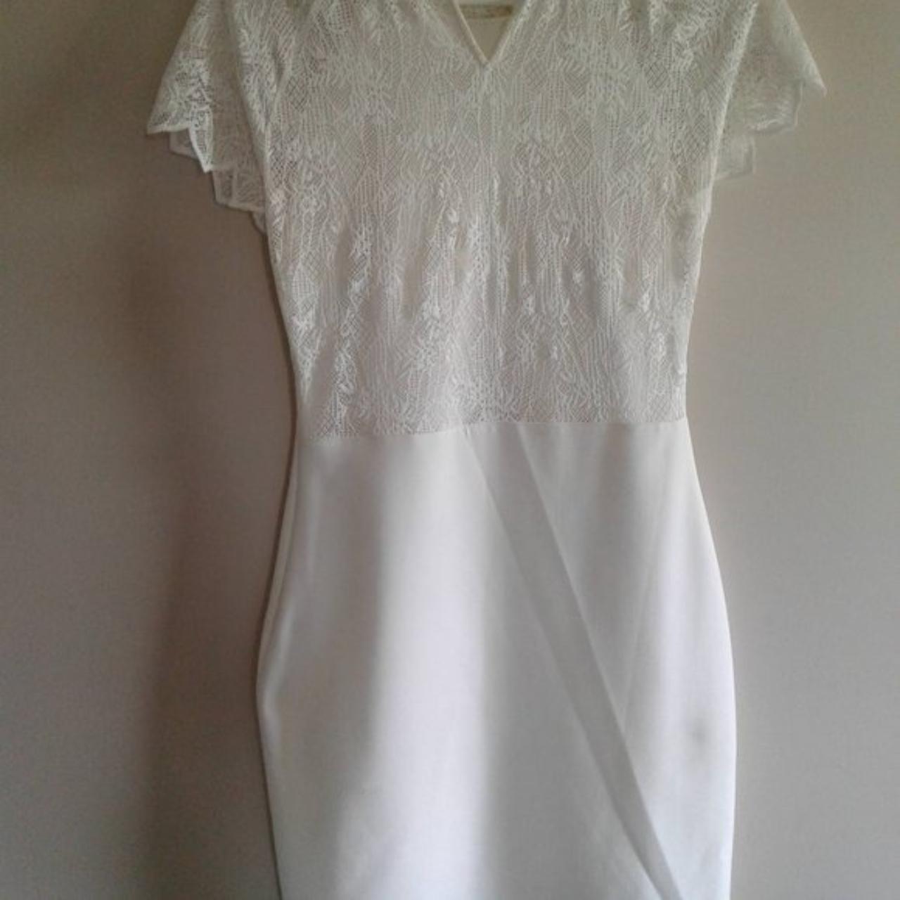 Stunning but simple white ladies dress by ZARA... - Depop