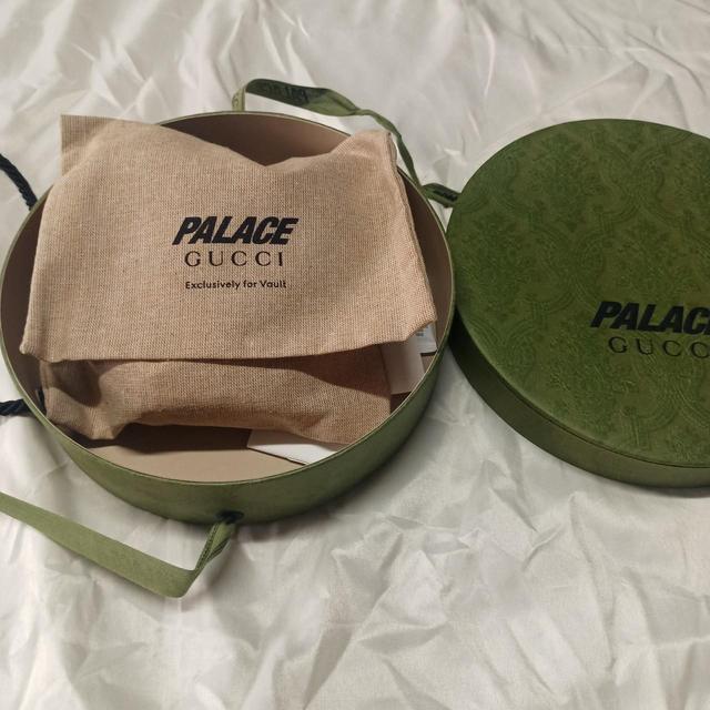 Gucci airpod-case - Depop