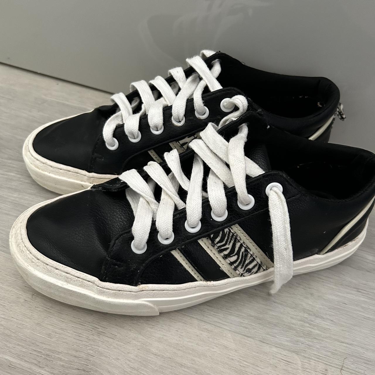 Marks and Spencer trainer shoes size 51 2 from a pet