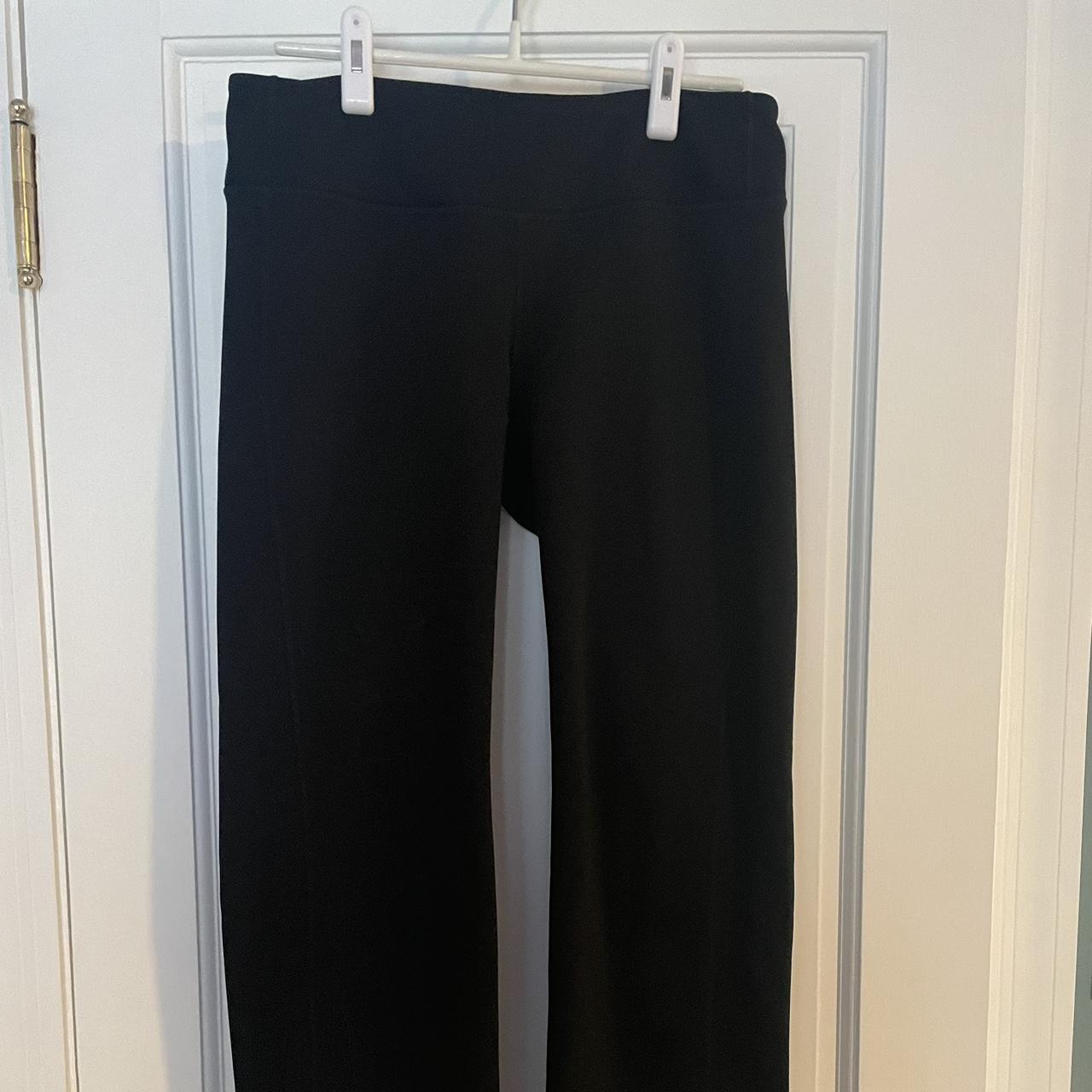 Athleta black yoga pants, size M - Depop