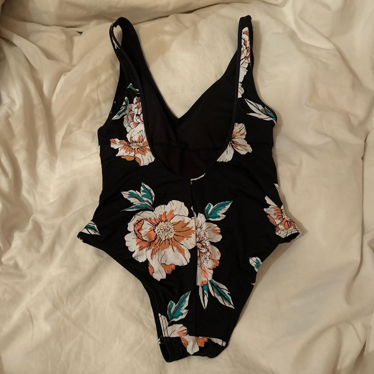 Xs,floral,Roxy,one piece bathing suit - Depop