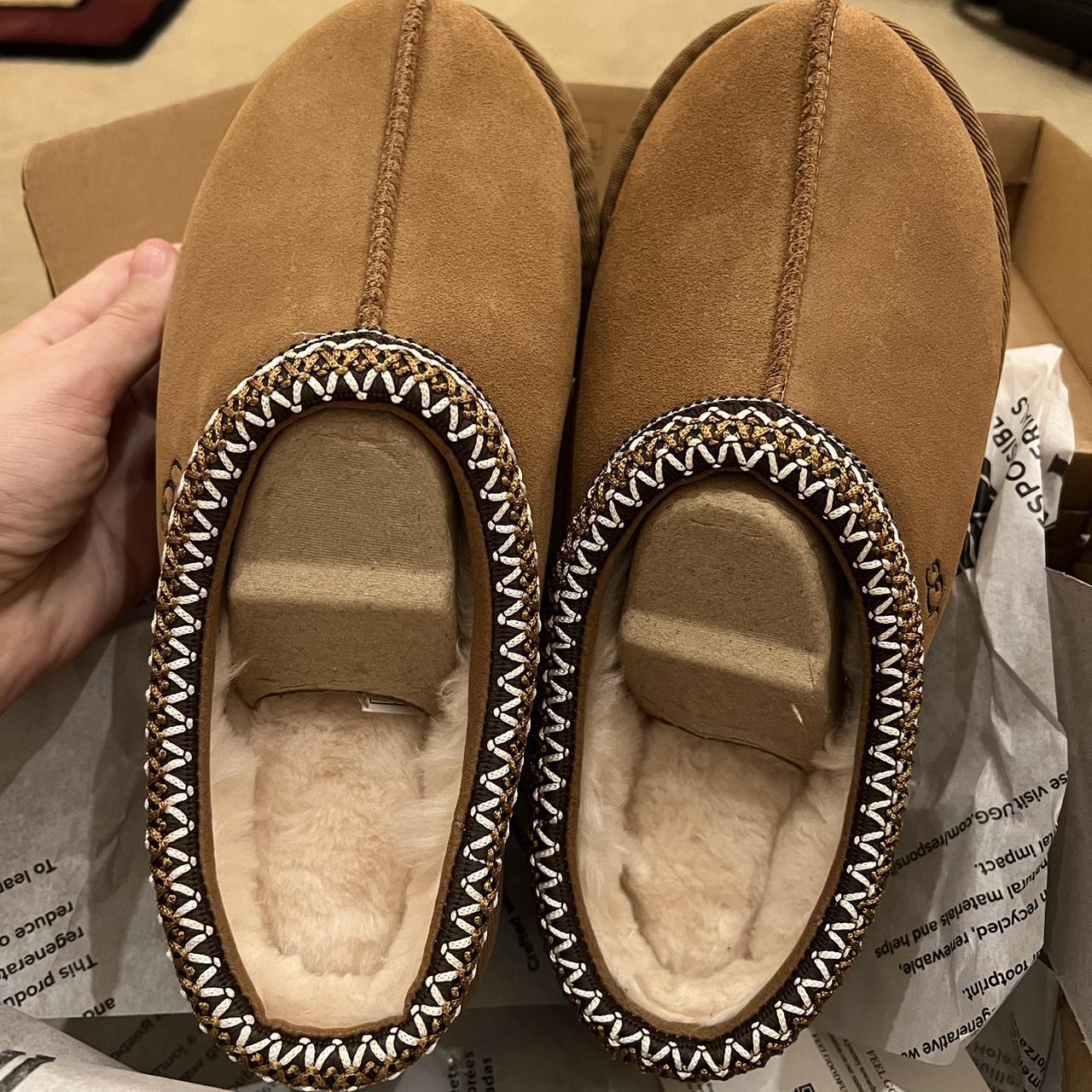 Ugg womens best sale slippers size 8