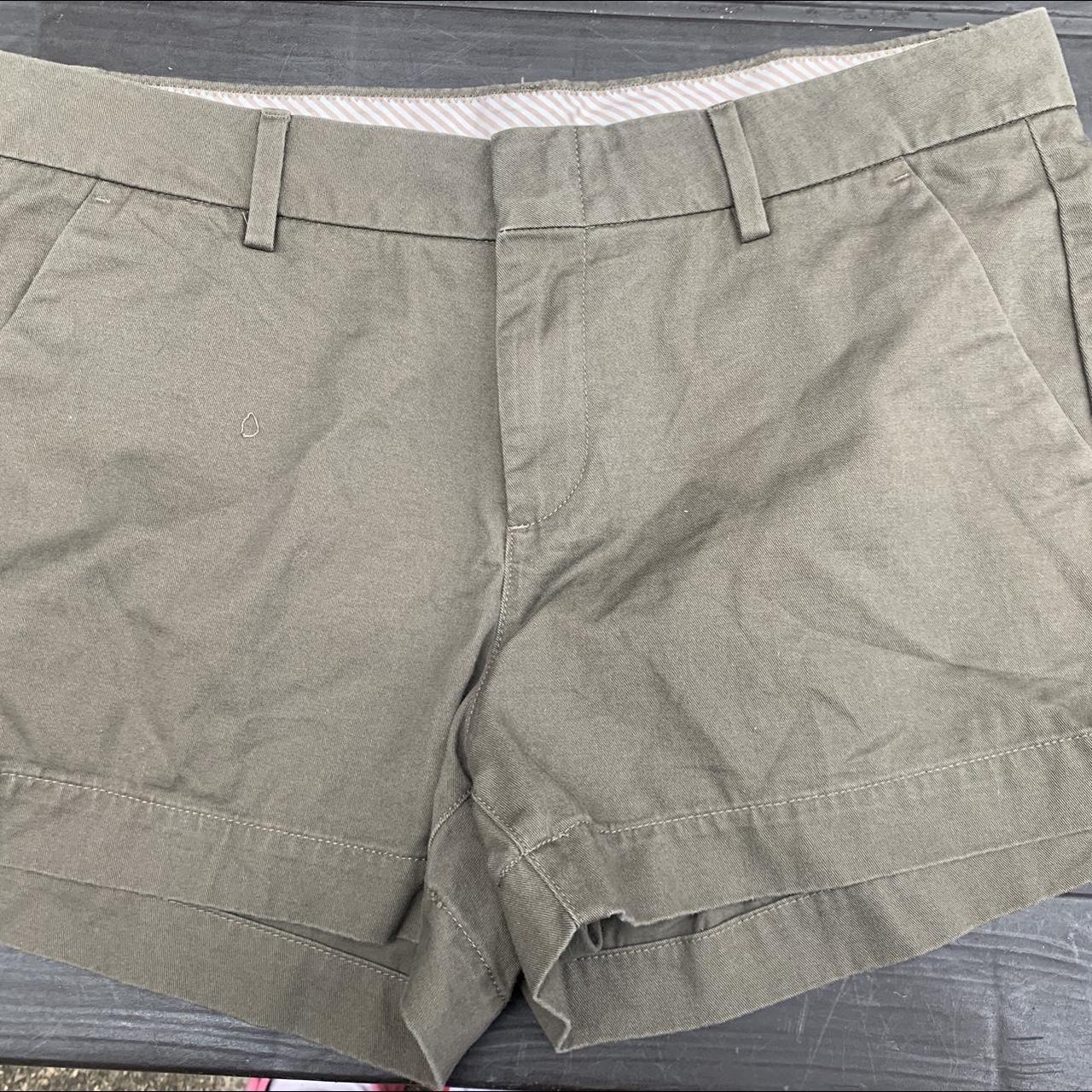 Uniqlo low waisted shorts - Depop