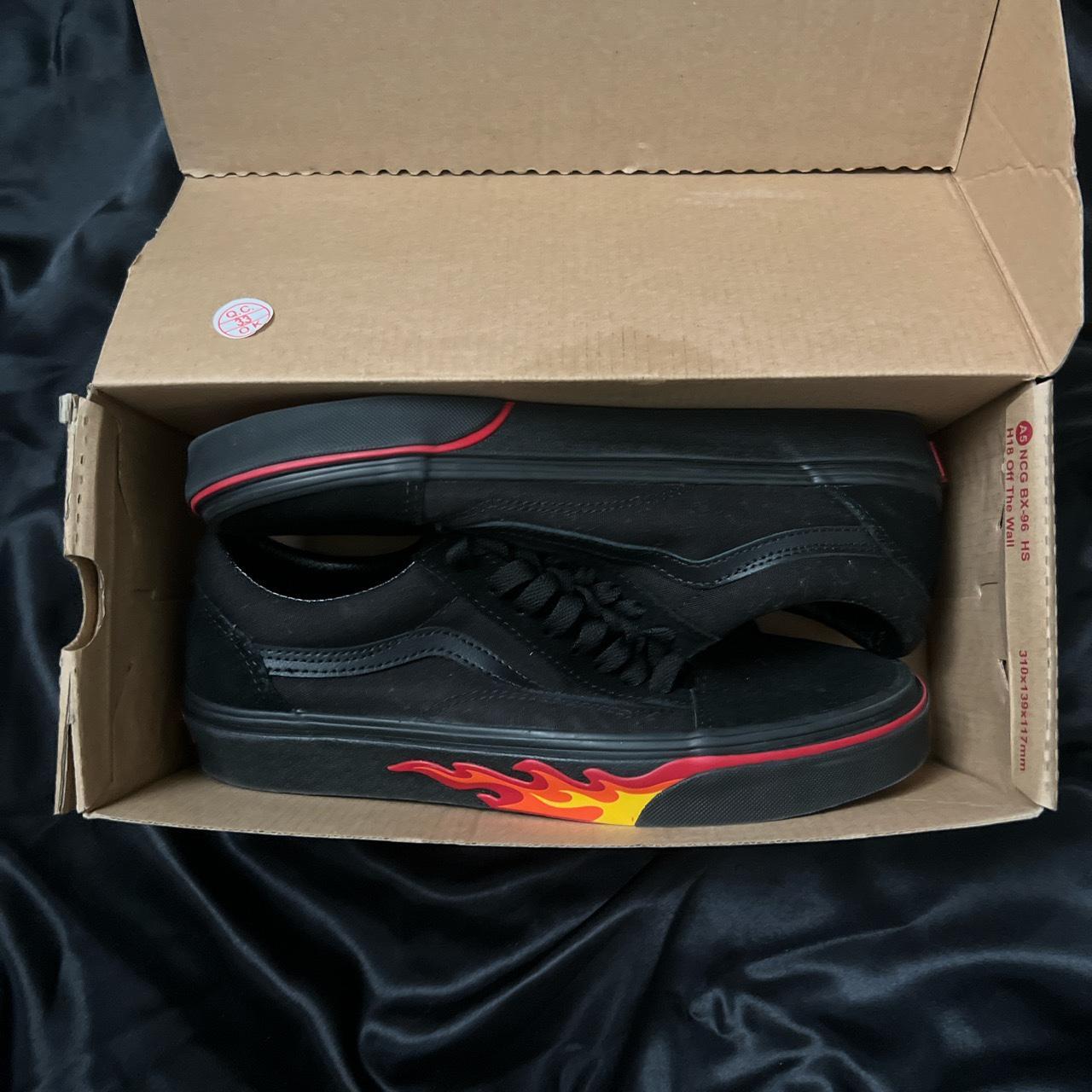 Vans old skool flame on sale wall