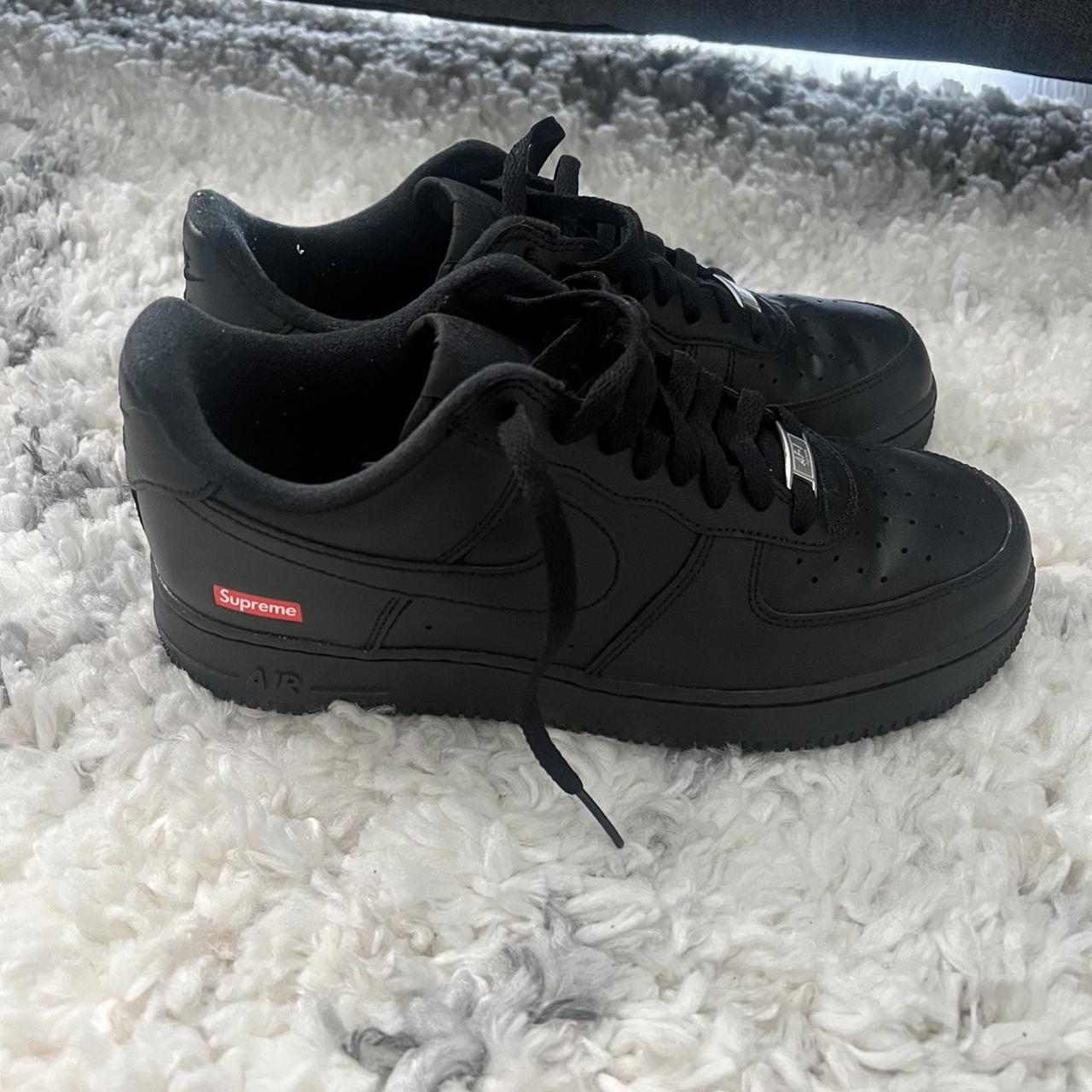 nike supreme black shoes