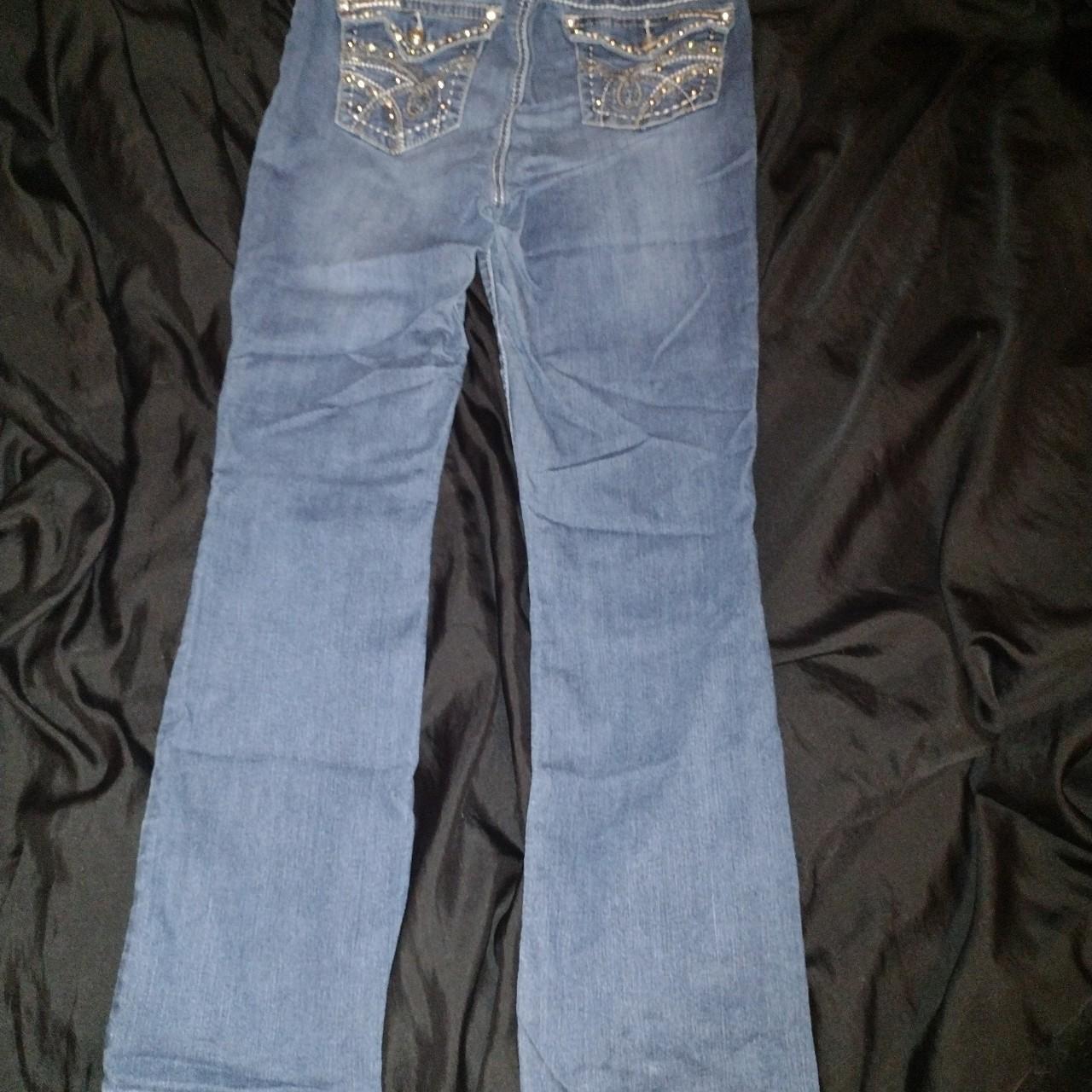 Earl Jeans size 10 with cute embroidered flowers on - Depop