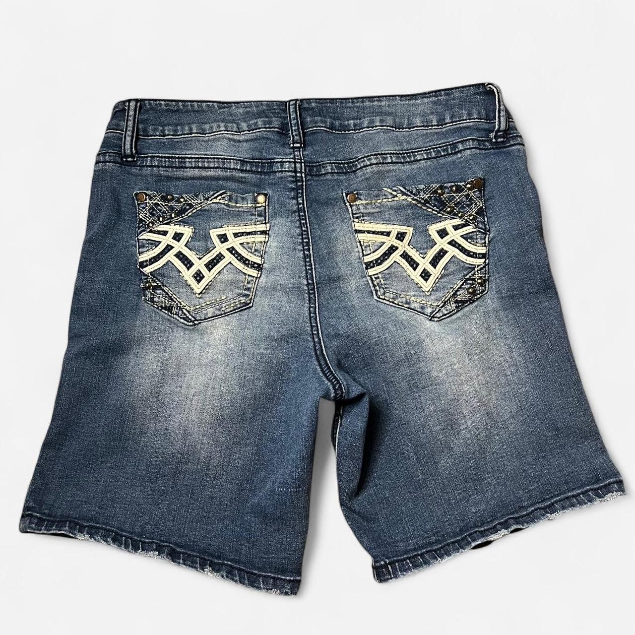 item listed by jasminepinkk