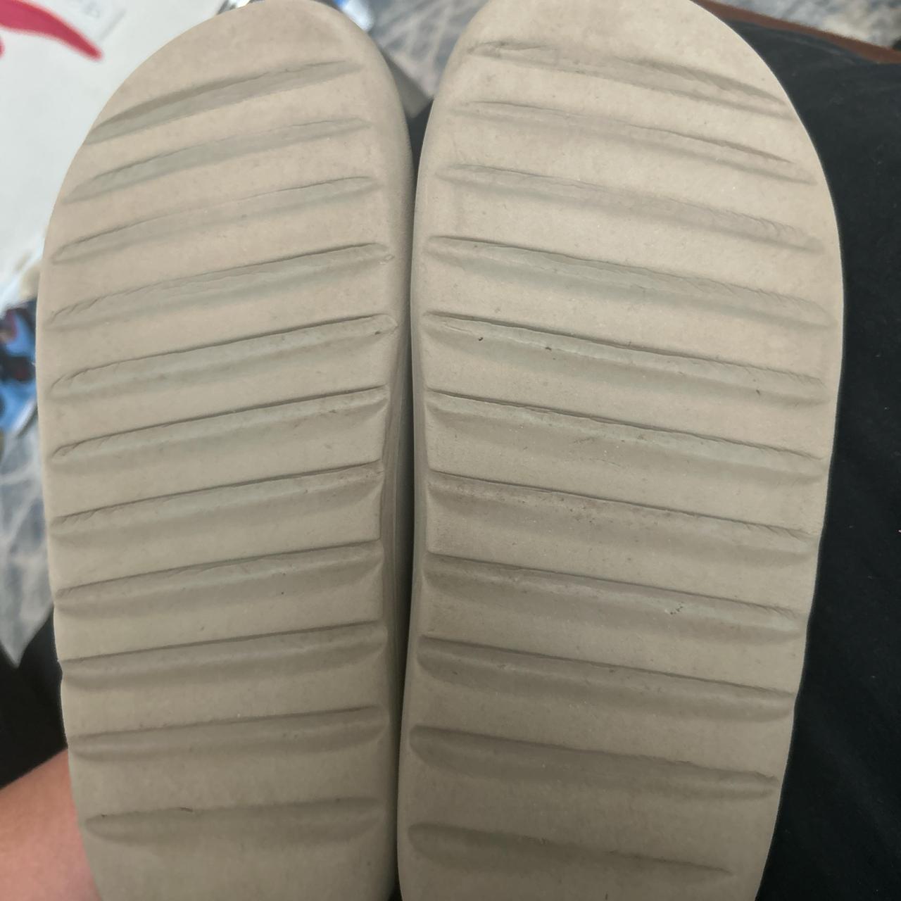 adidas yeezy slide - Depop