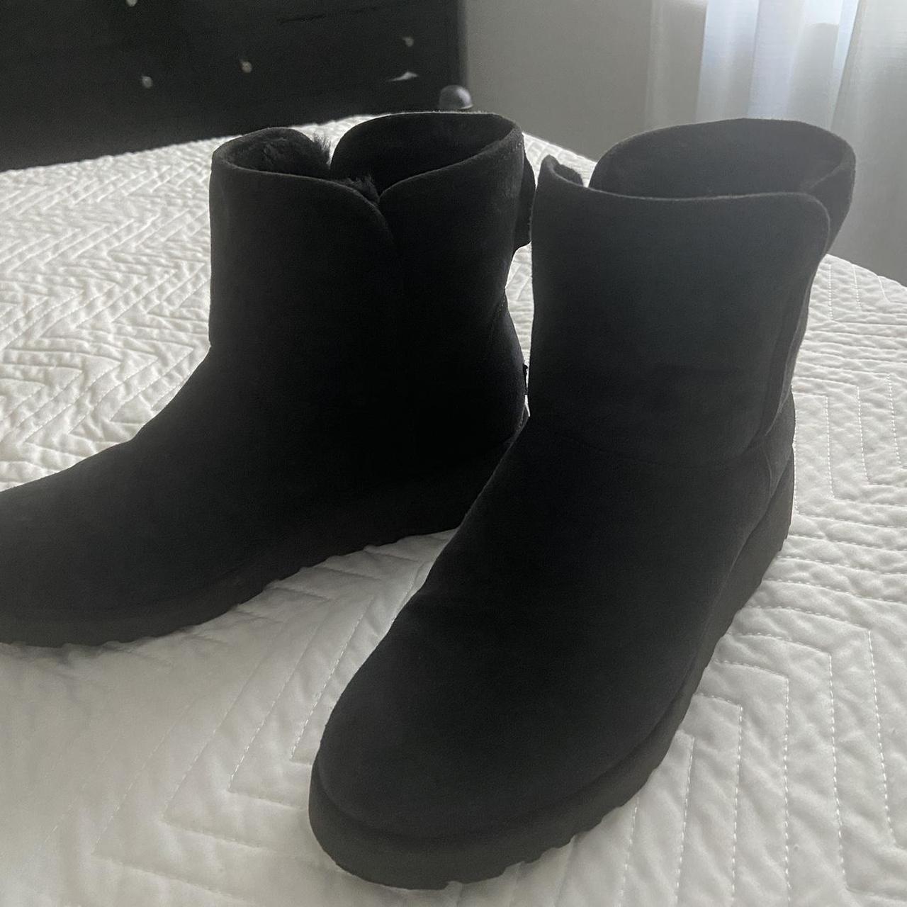 Uggs hot sale kristin black