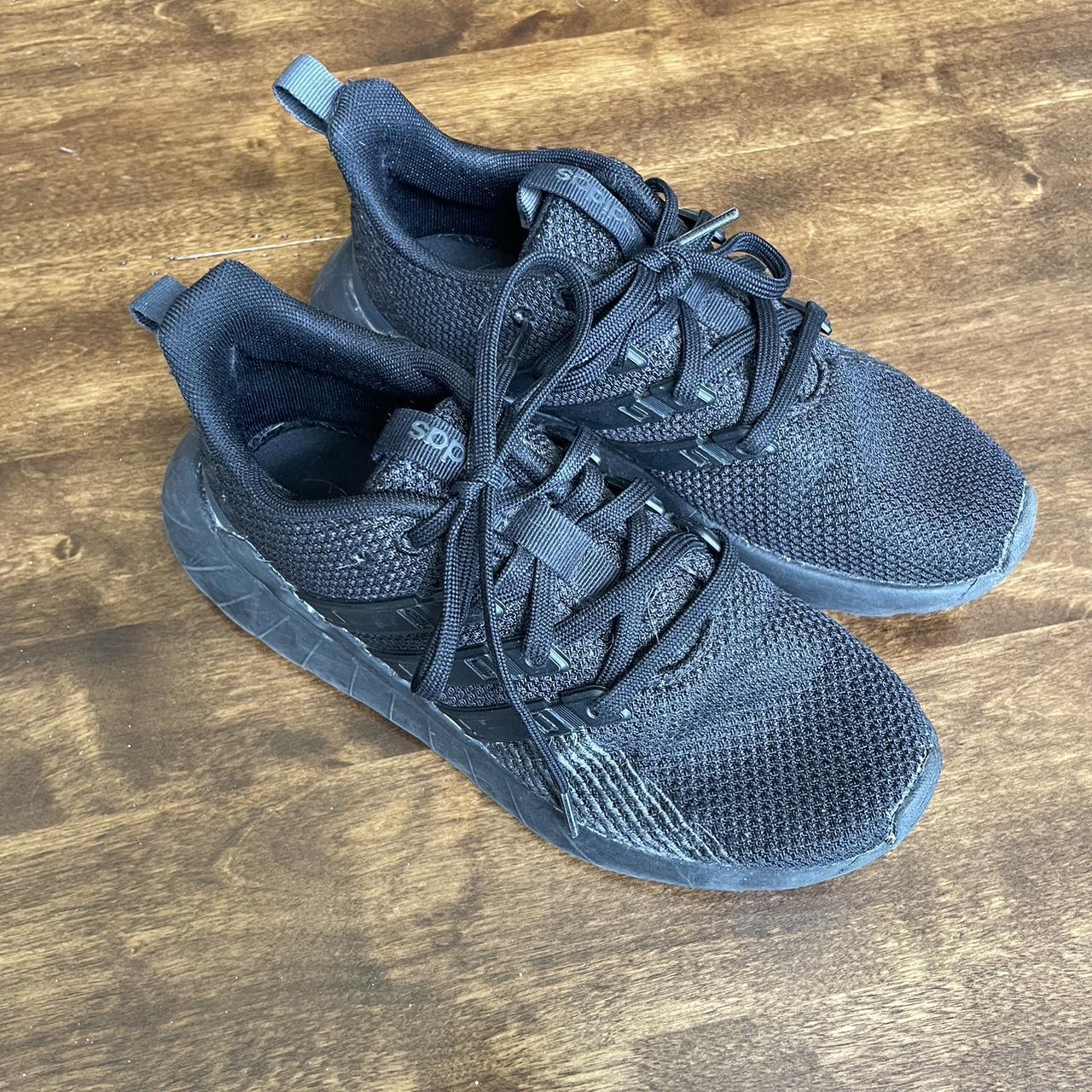 Adidas black sale trainers size 4