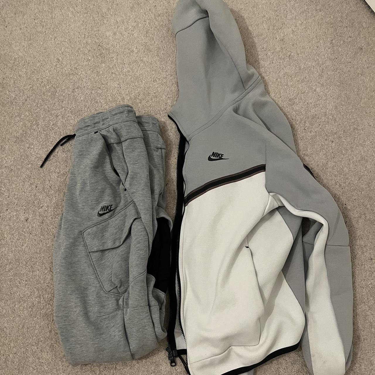 Grey Nike Tech Fleece size small - Depop