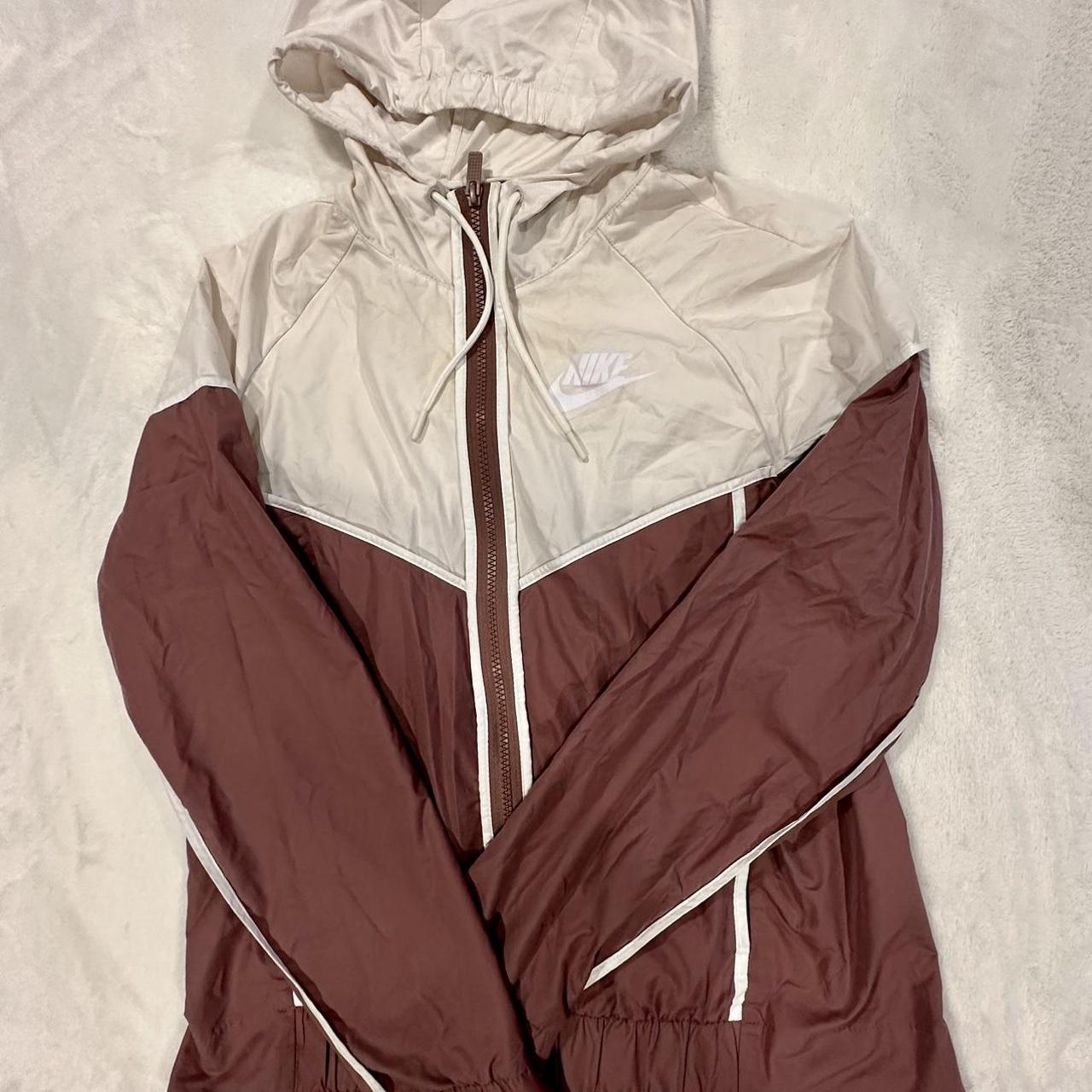 Maroon nike shop windbreaker womens