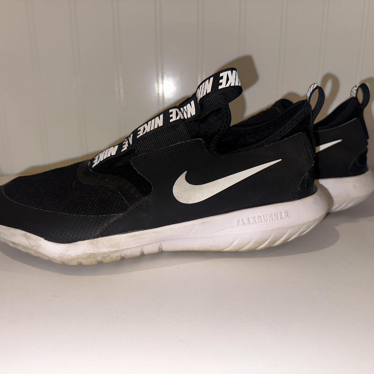 Women s Nike No Lace Black Shoes Size 6 Women s. Depop