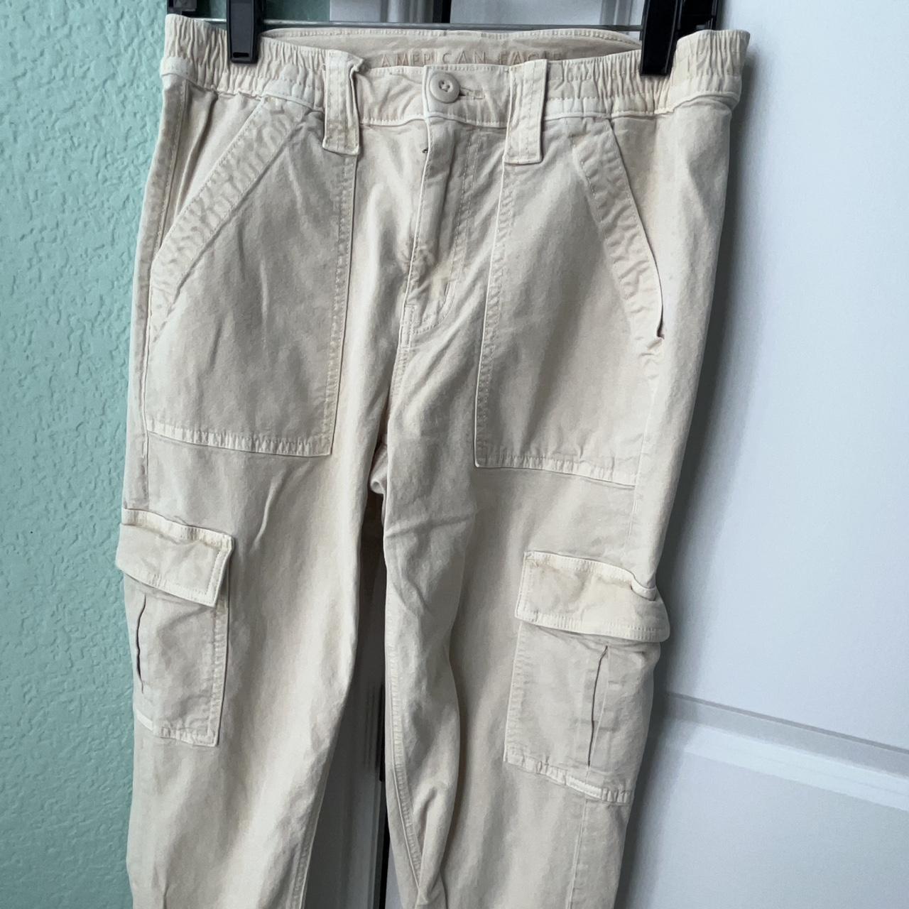 beige american eagle cargo pants, size 6, true to
