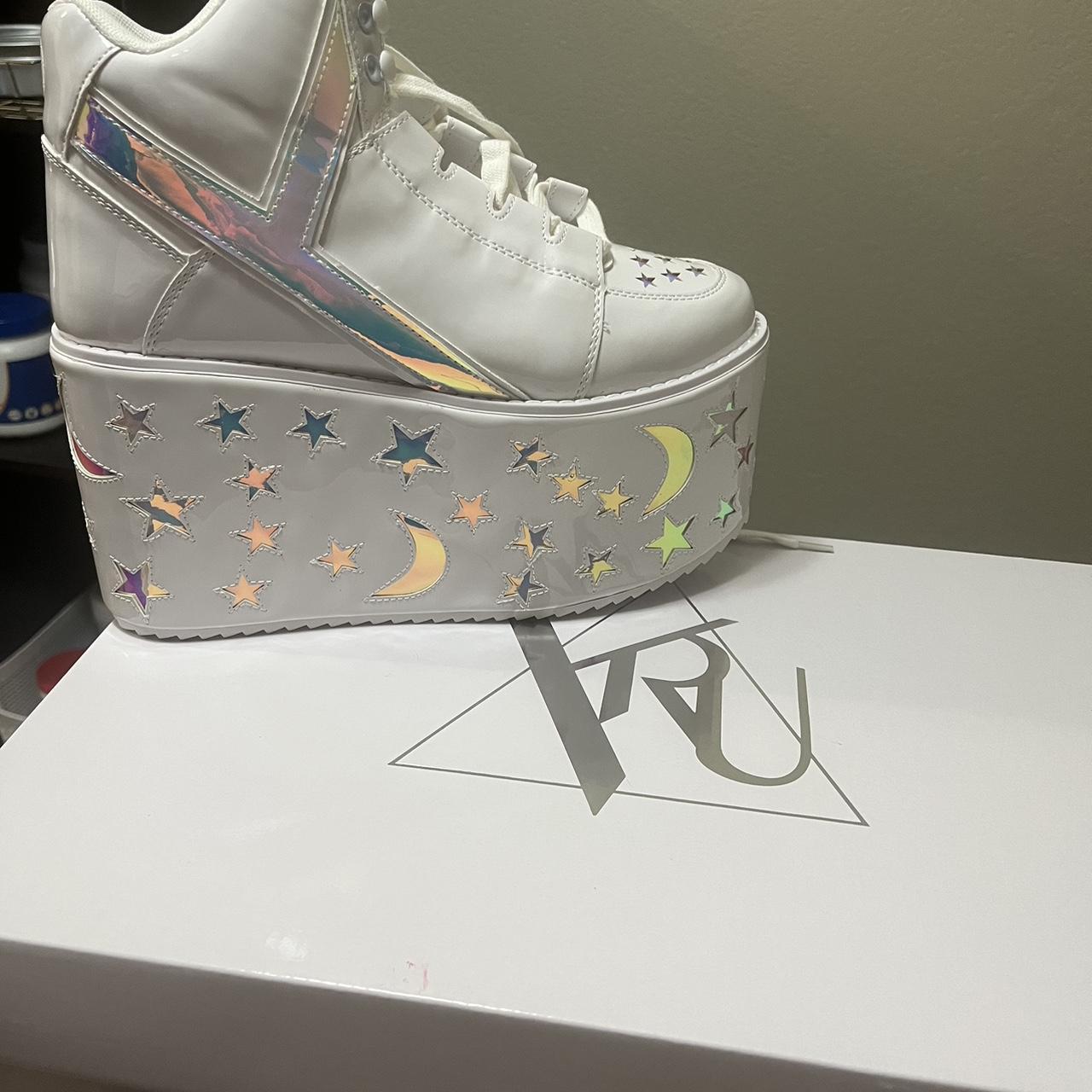 yru white platforms