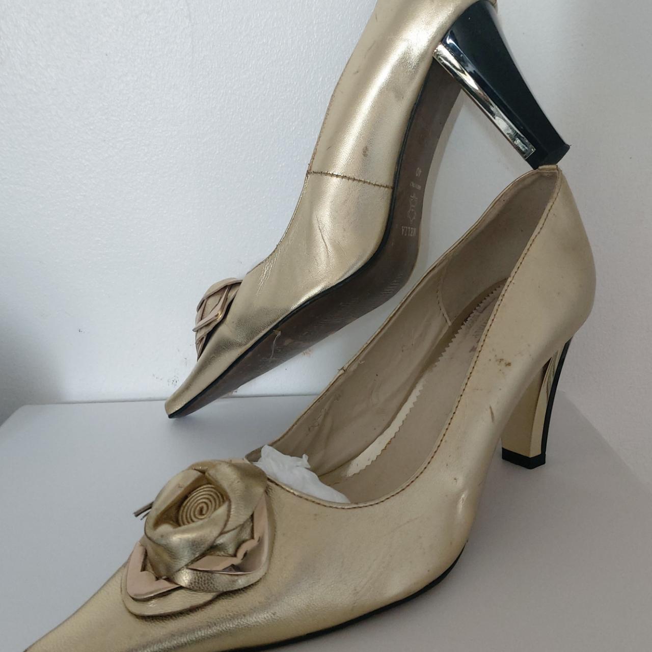 MALIA VINTAGE METALIC GOLD POINTED SHOES Italian... Depop