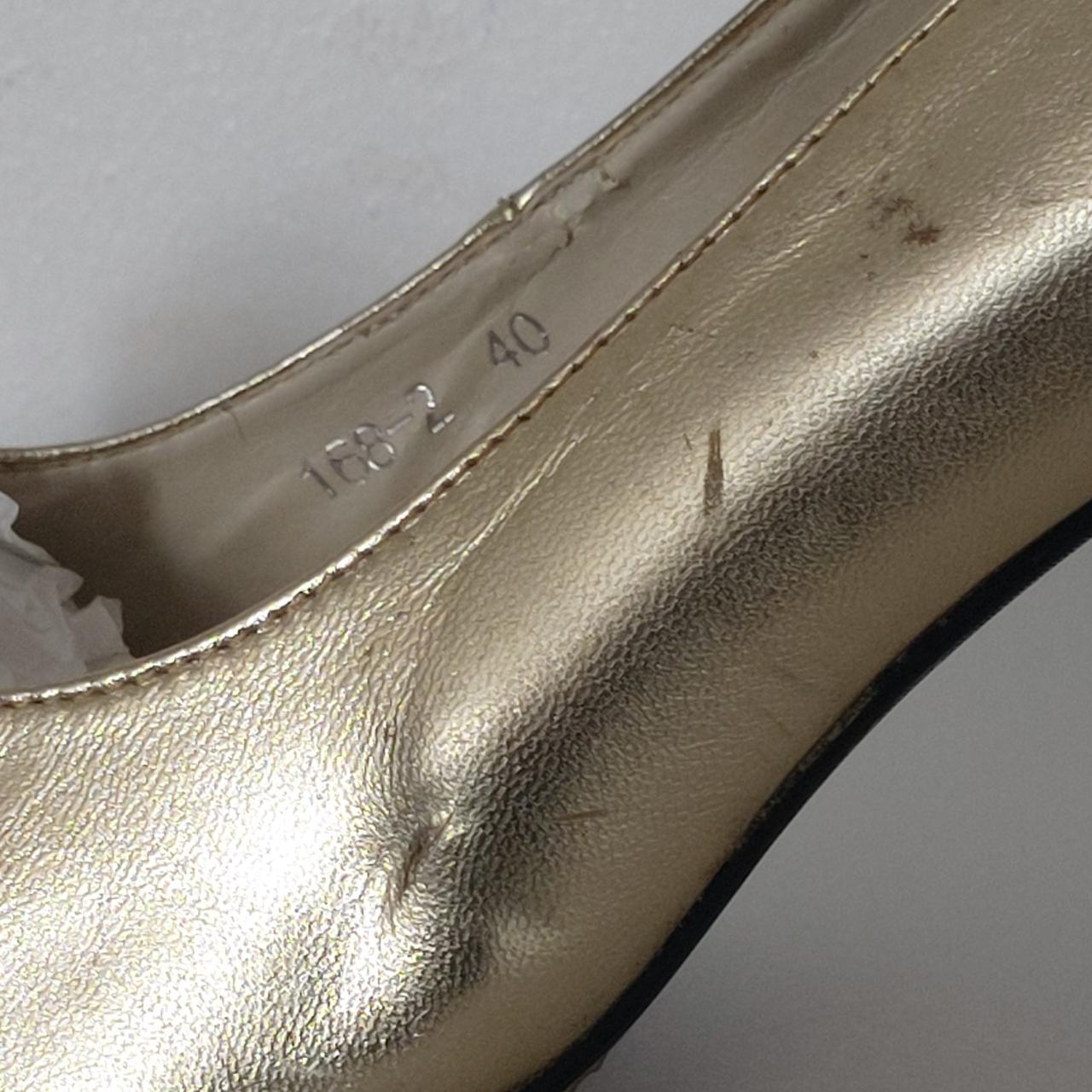 MALIA VINTAGE METALIC GOLD POINTED SHOES Italian... Depop