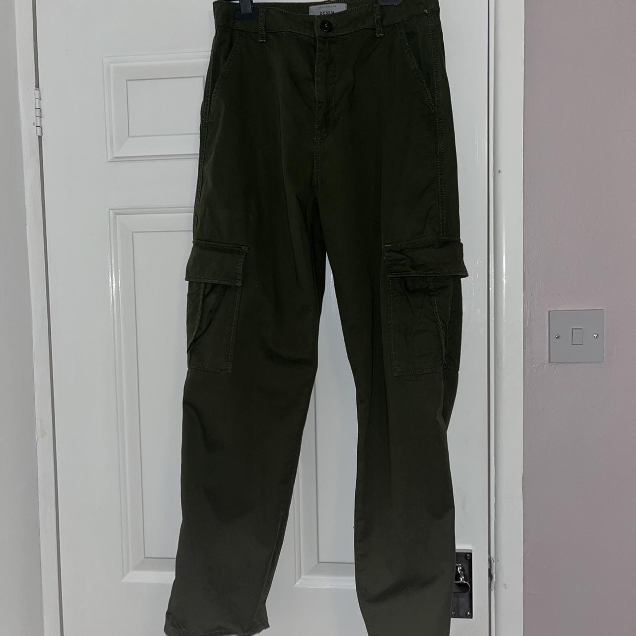 New look cargo pants khaki green Depop