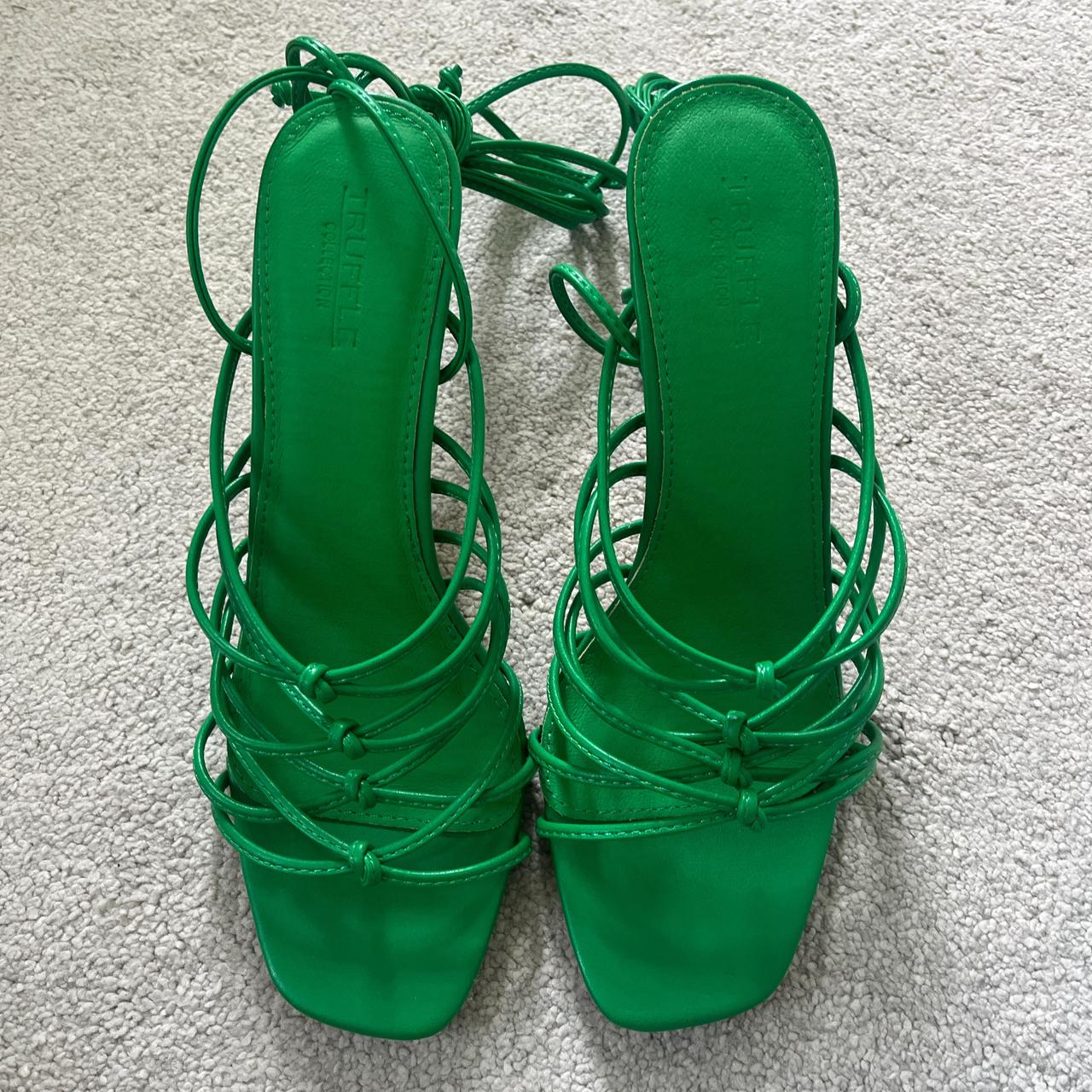 Truffle collection Green tie heels Size