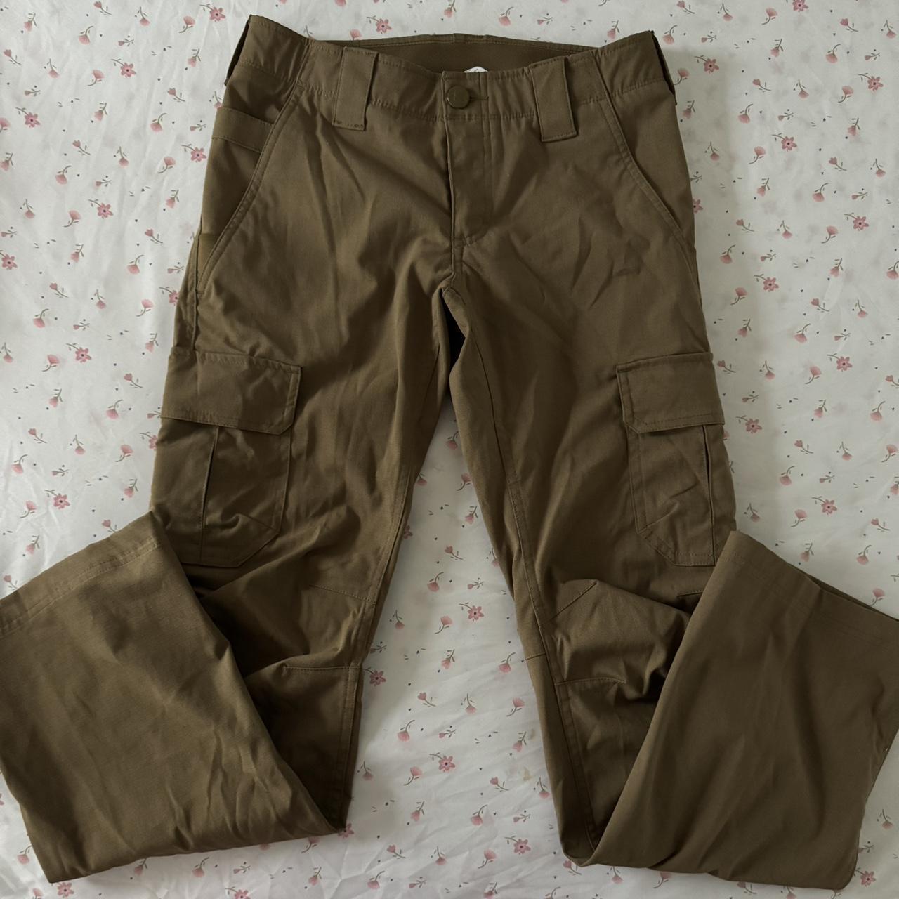 tan cargo pants// in excellent condition no wear or - Depop